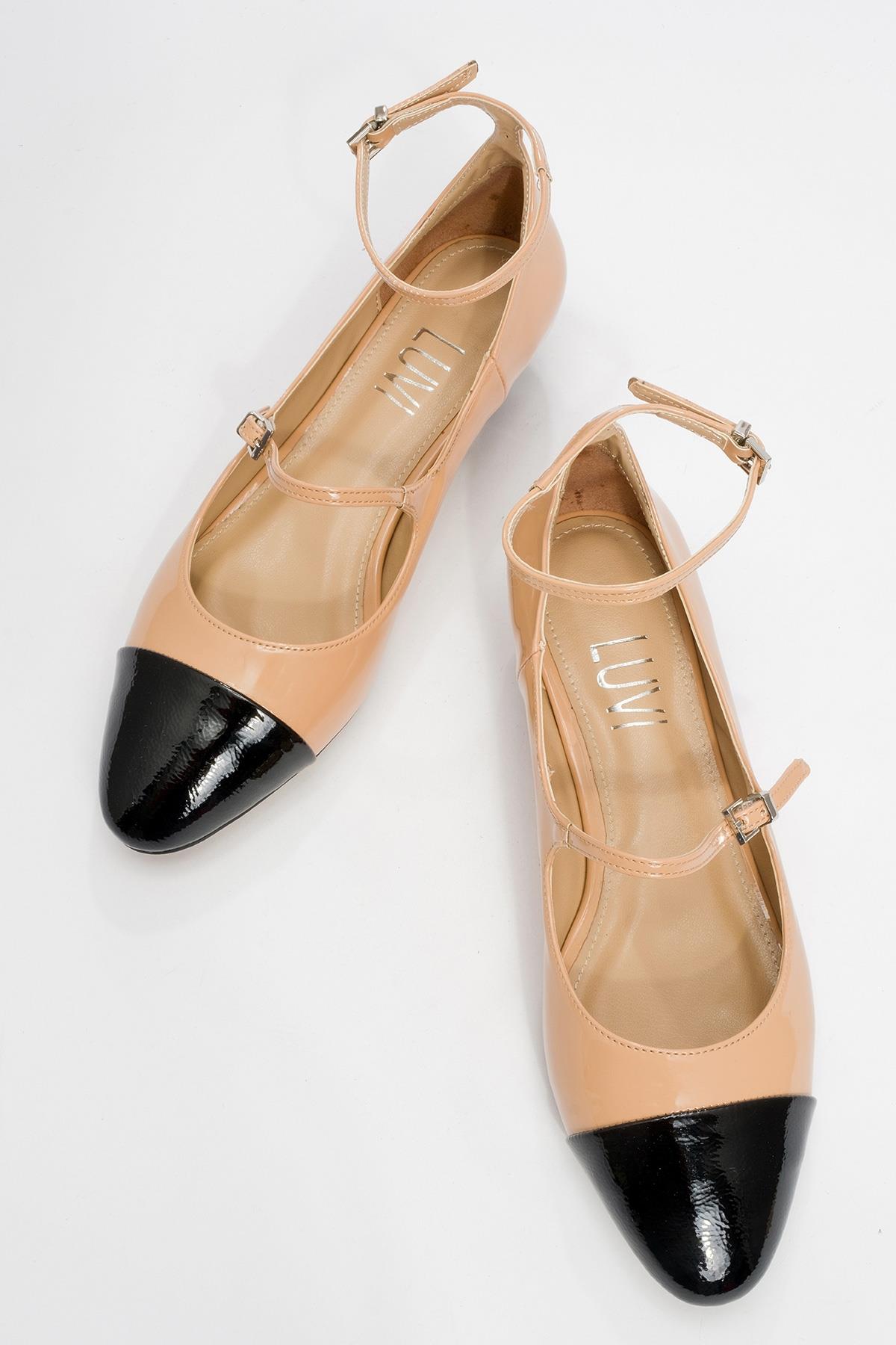 Uster - Taupe-Black Patent Low Block Heel Shoe (Women)