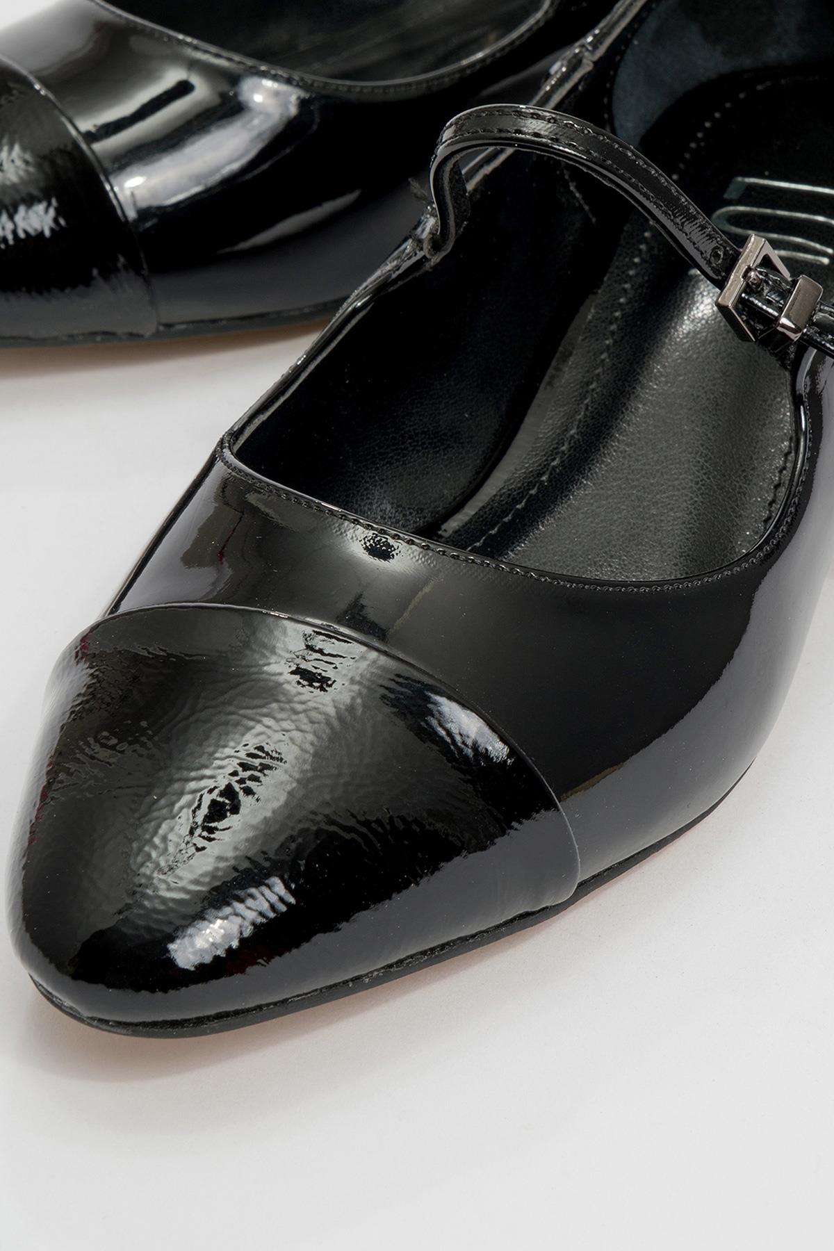 Uster - Black Patent Low Block Heel Shoe (Women)