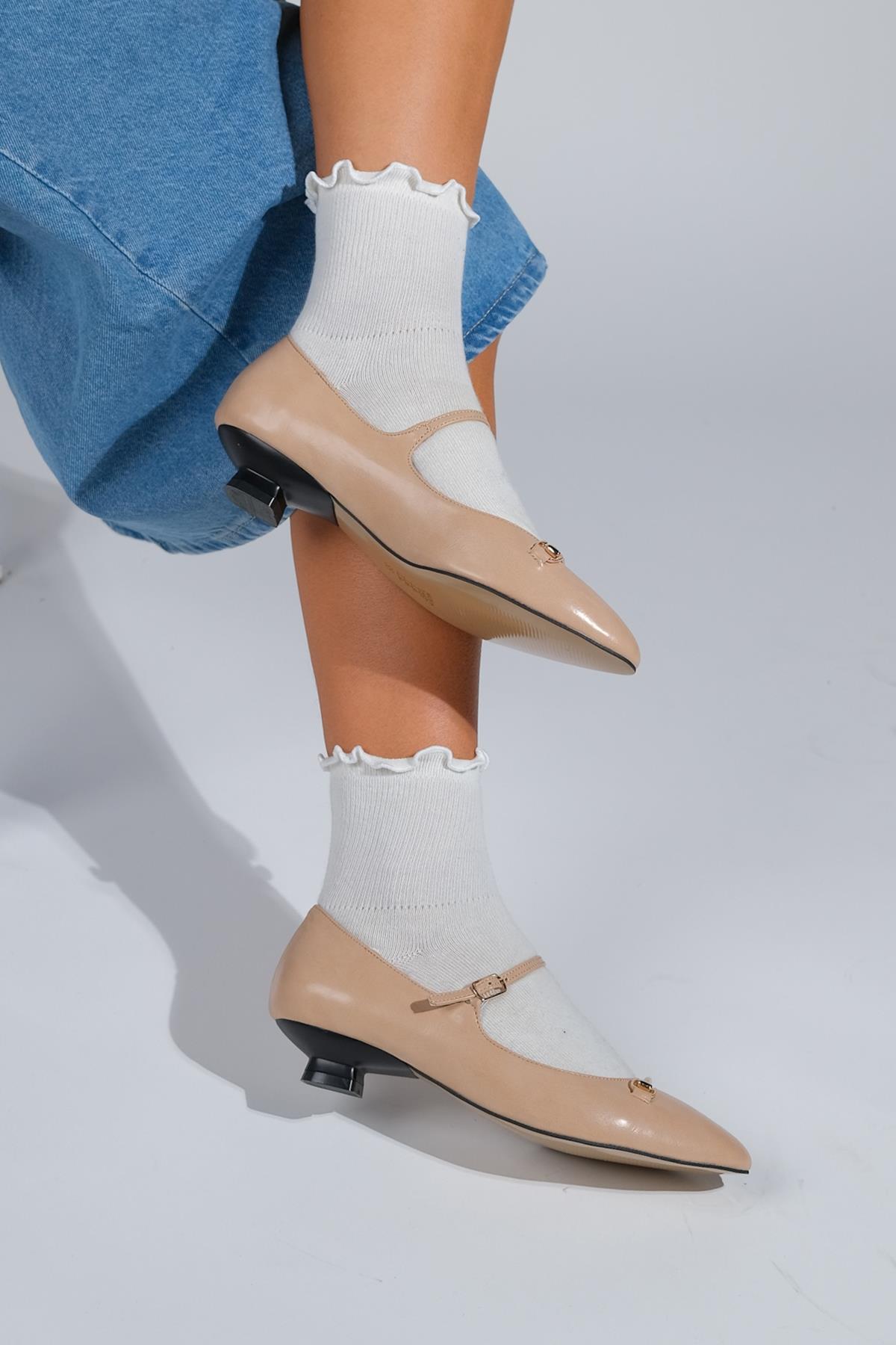 Ojen - Beige Low Heel Shoe (Women)