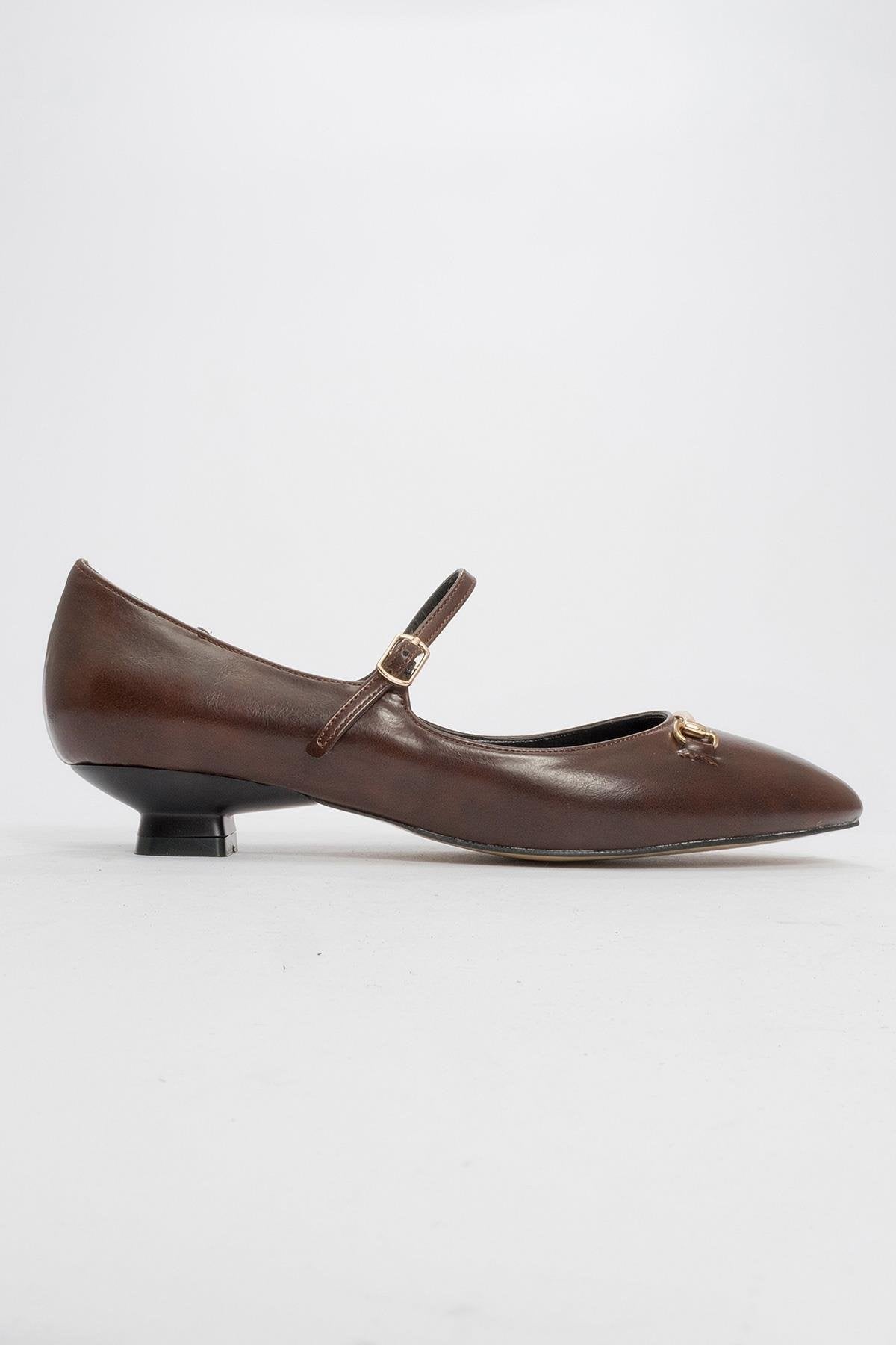 Ojen - Brown Low Heel Shoe (Women)