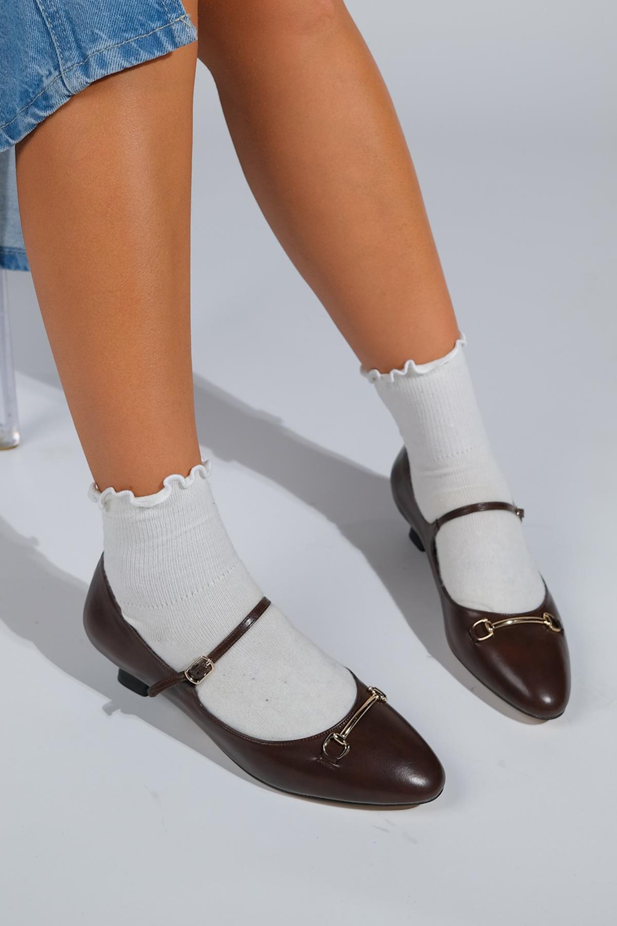 Ojen - Brown Low Heel Shoe (Women)