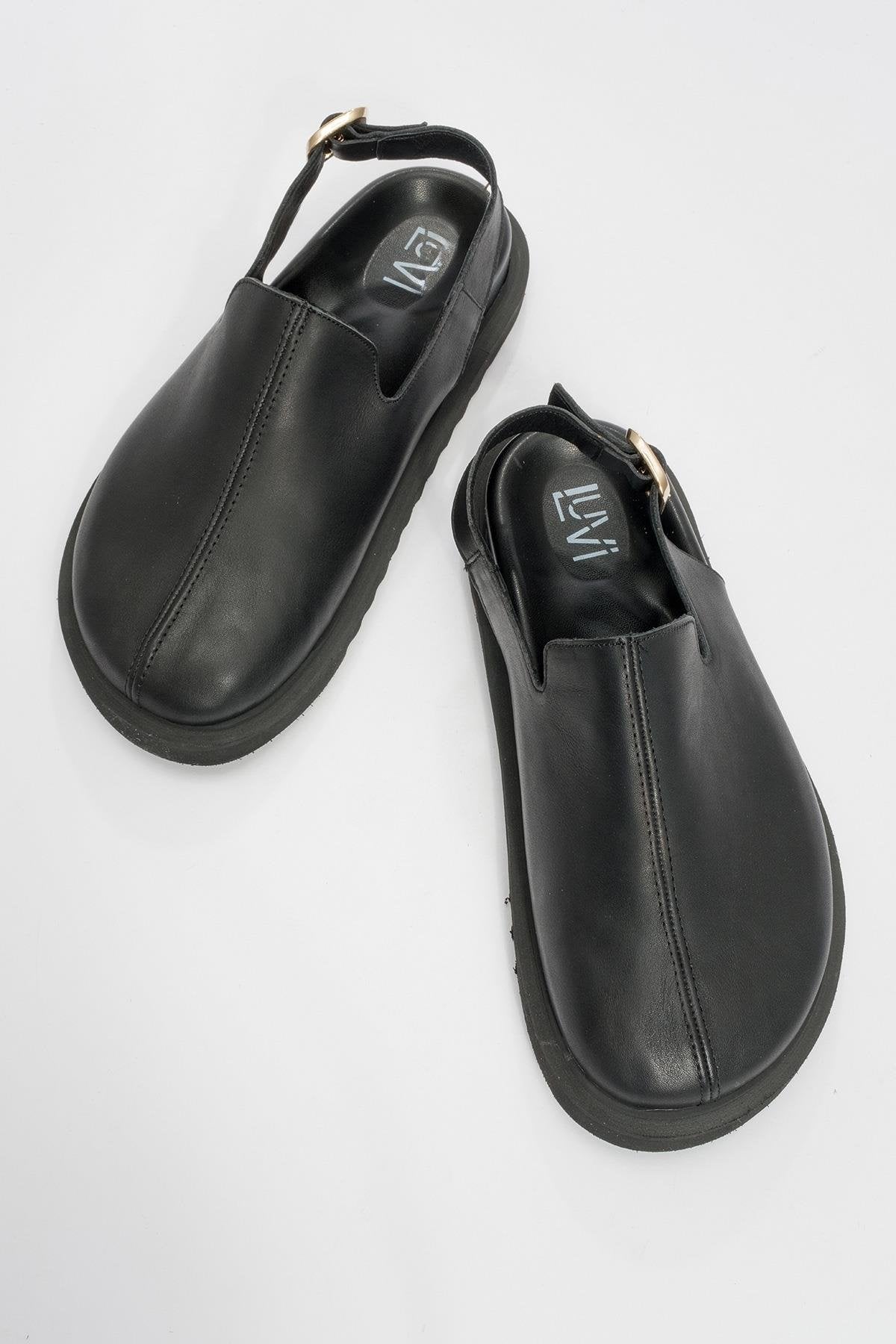 Laby - Black Leather Clogs (Women)