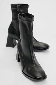 Plesa Black Chunky Heel Boot (Women)