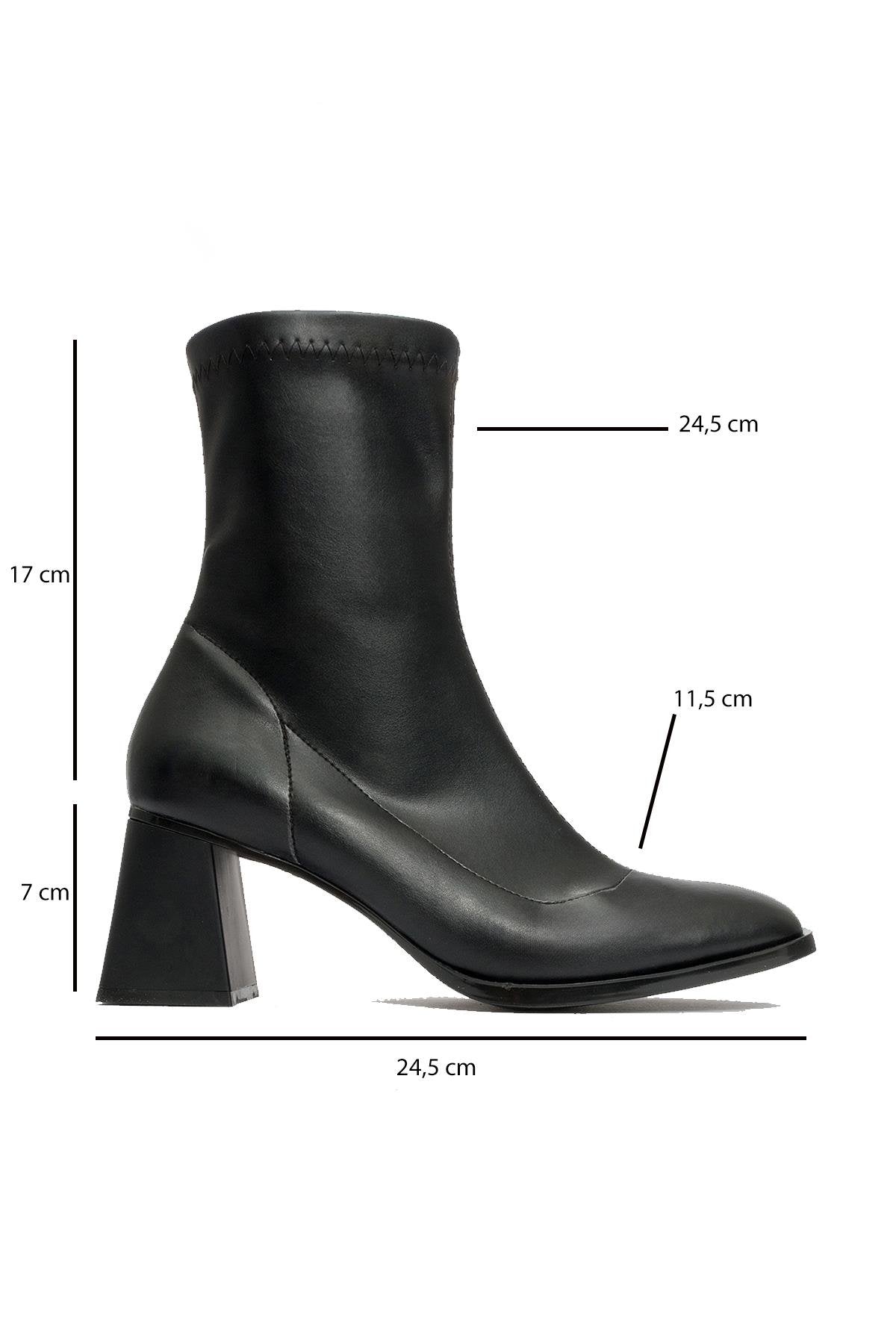 Plesa Black Chunky Heel Boot (Women)