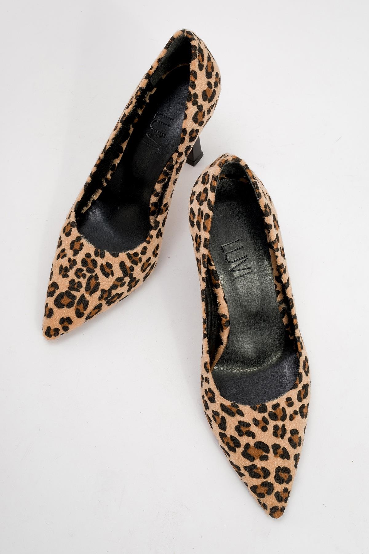 Forest Leopard Pointed Toe Pump (Women)