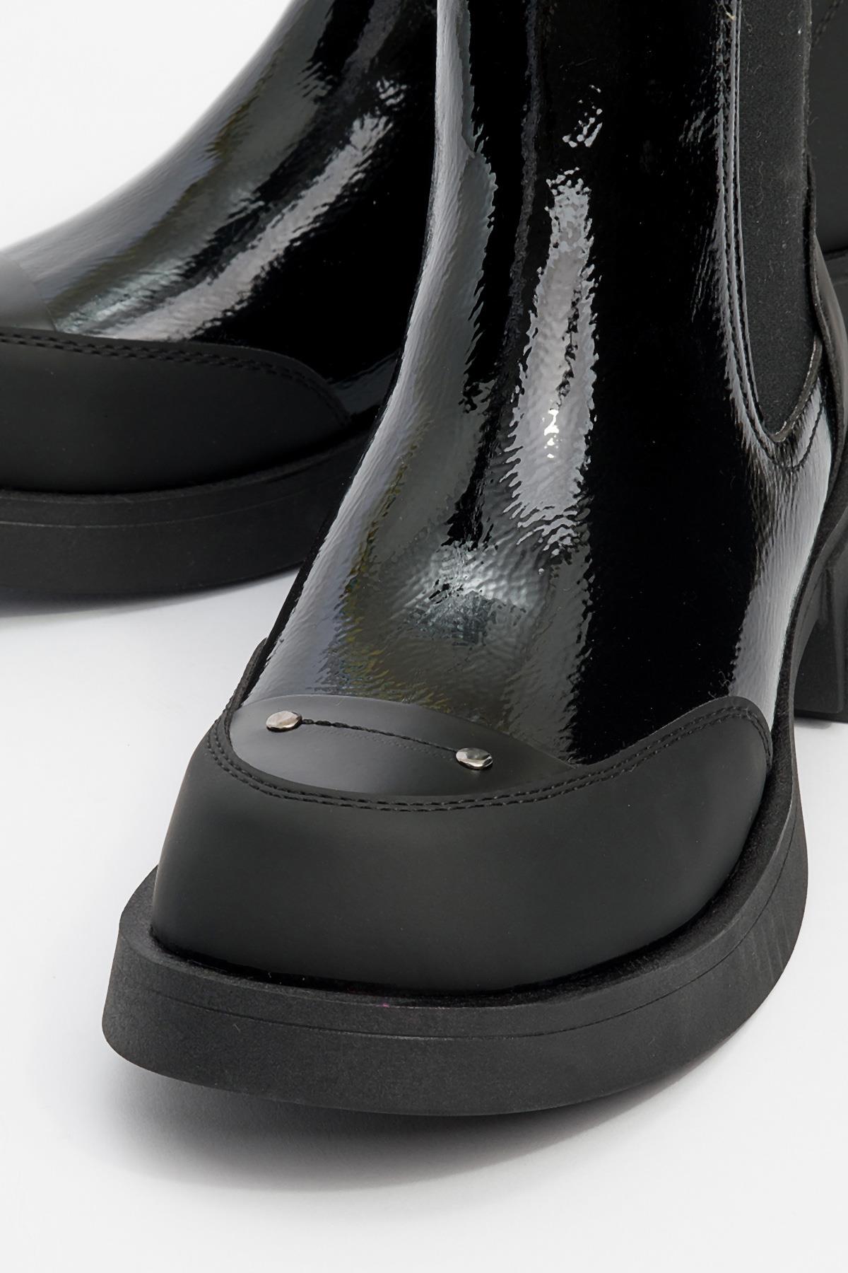 Albia - Black Zippered Elastic Boot (Women)