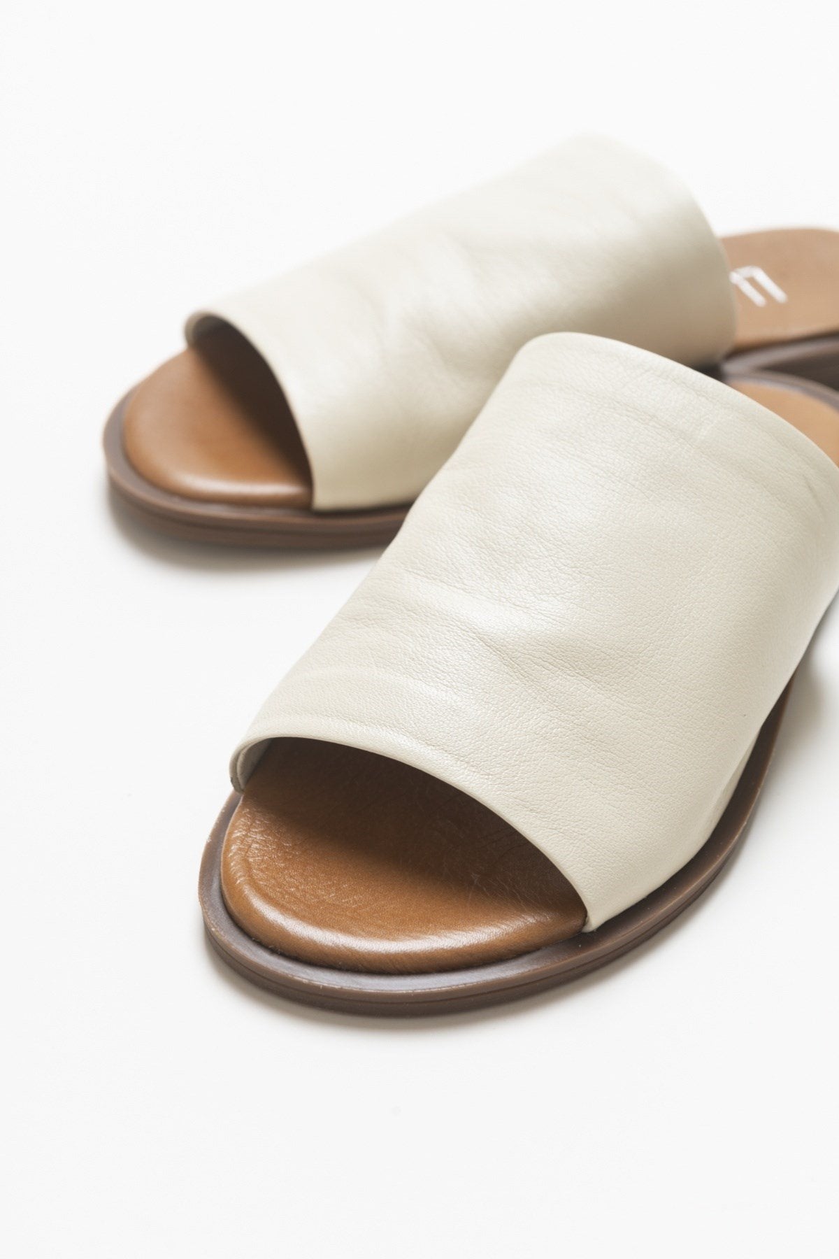 Clau - Beige Leather Sandal (Women)