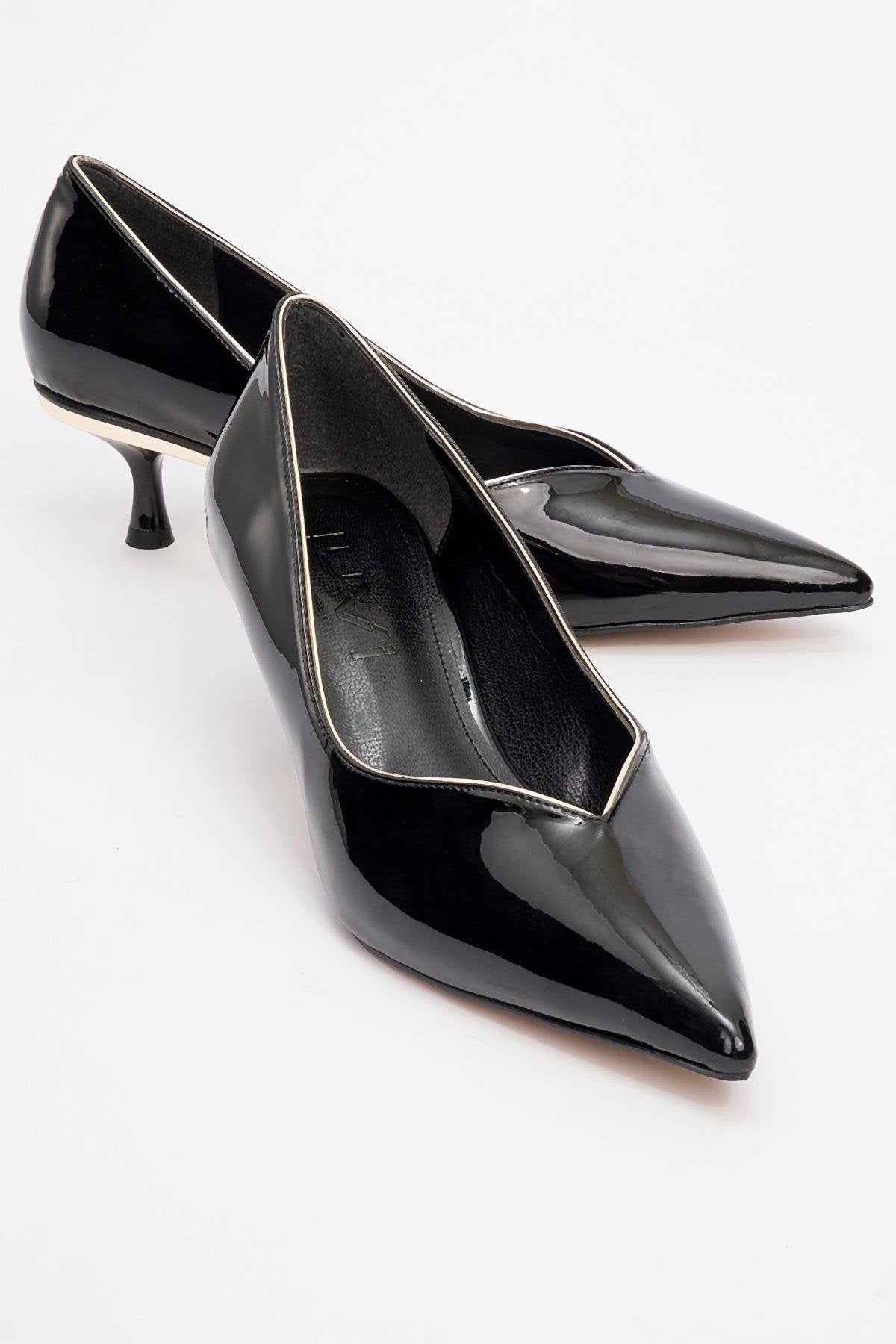 Eupho - Black Patent Low Heel Pump (Women)