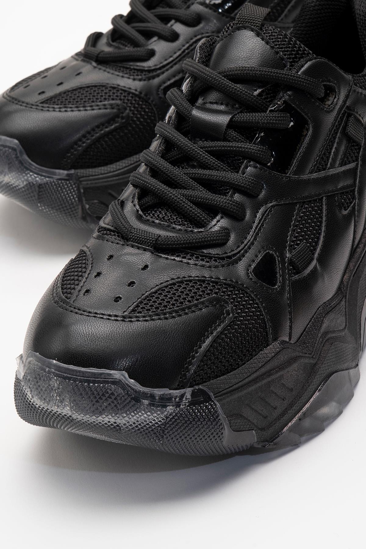 Loretta - Black Sneaker (Women)