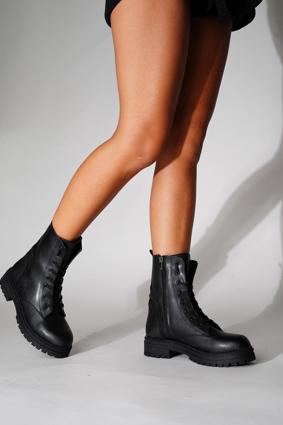 Singa Black Boot (Women)