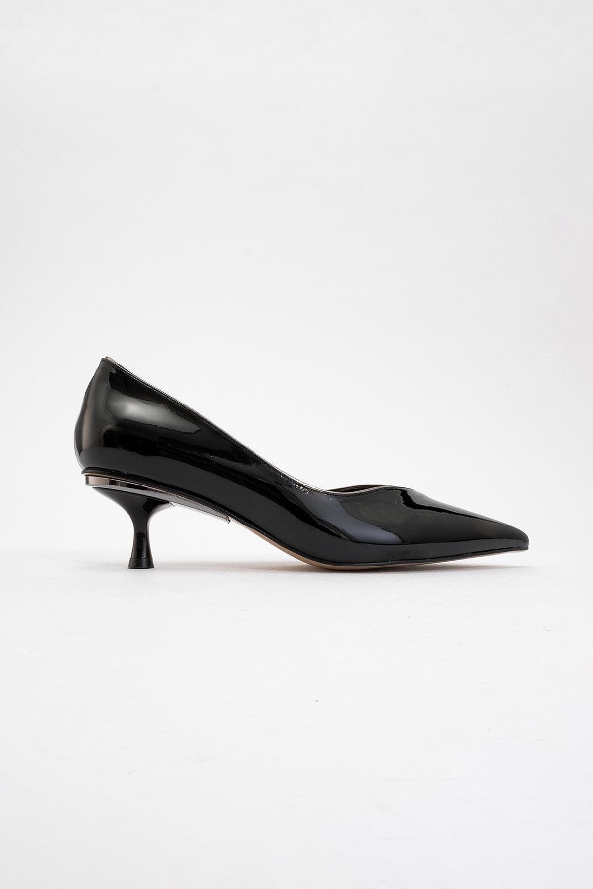 Eupho - Black Patent Platinum Low-Heel Shoe (Women)