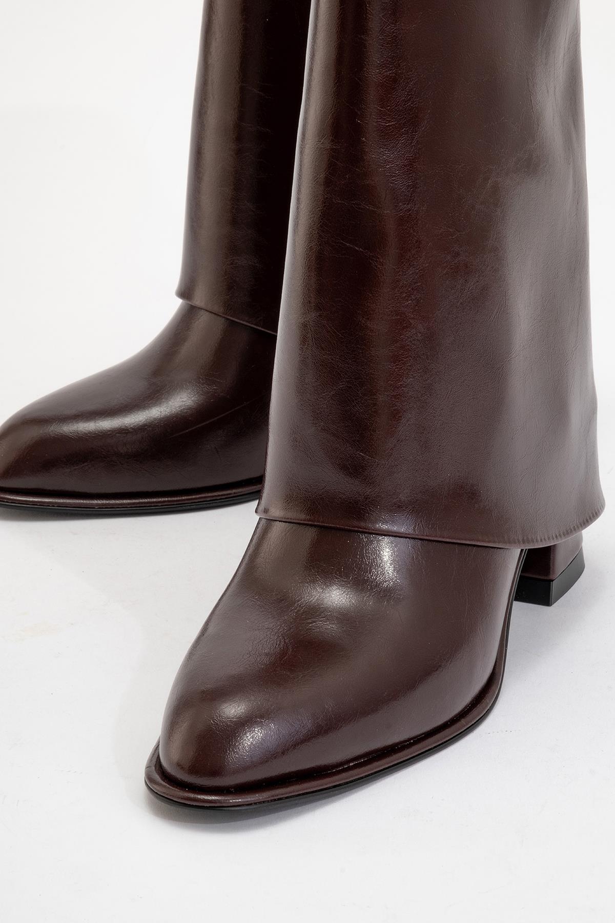 Ellas Burgundy Chunky Heel Boot (Women)