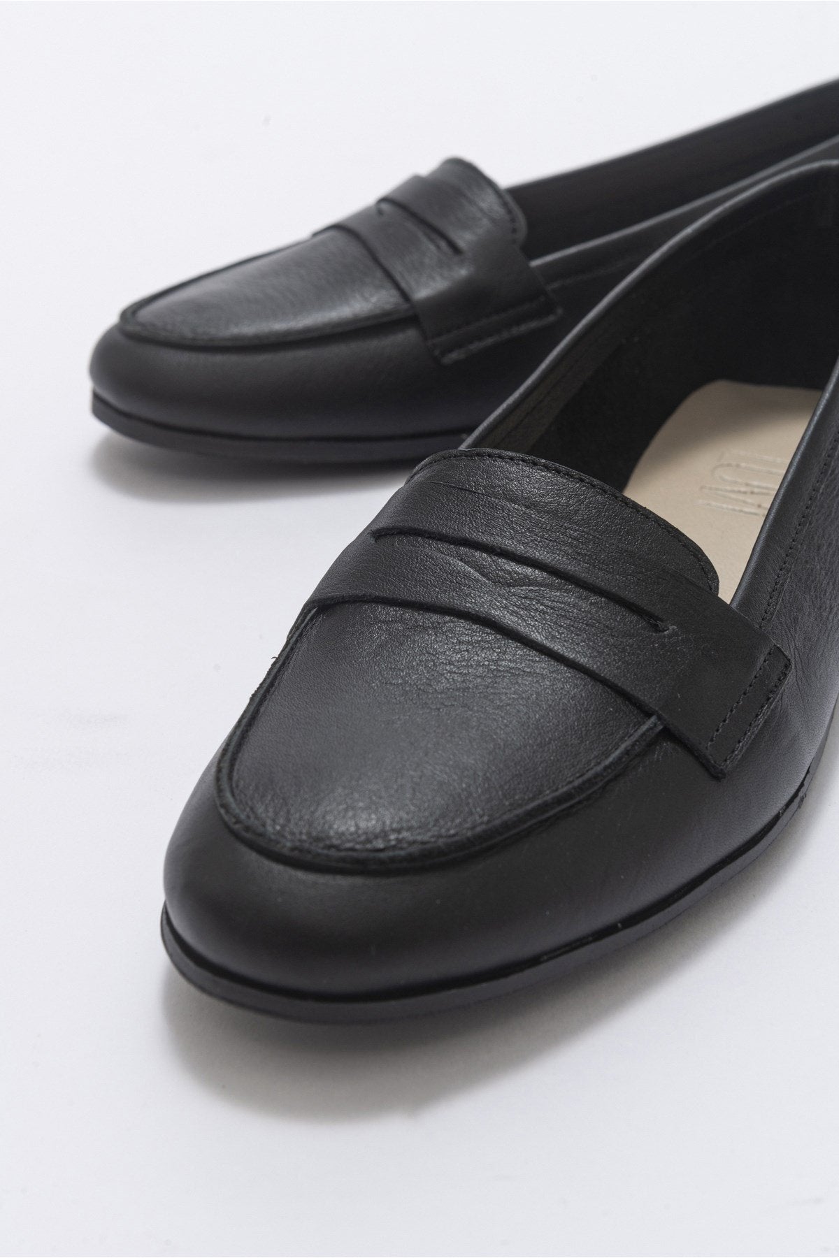 Dorothy - Black Leather Loafers