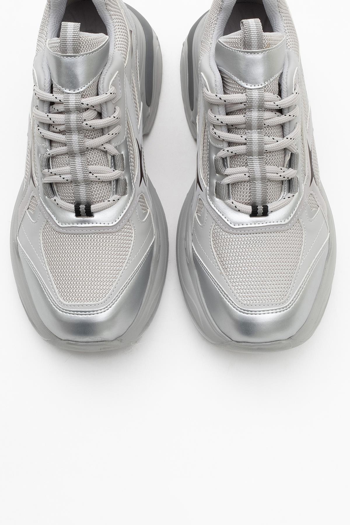 Marron - Silver Gray Sneakers (Women)