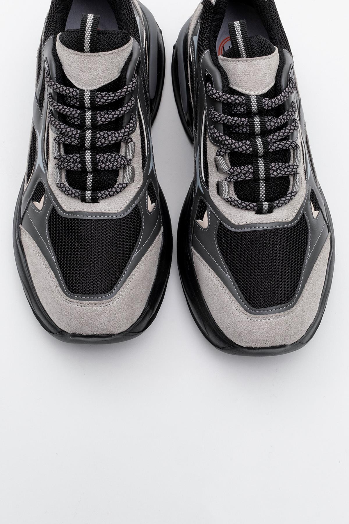 Marron - Black Sport Sneakers (Women)