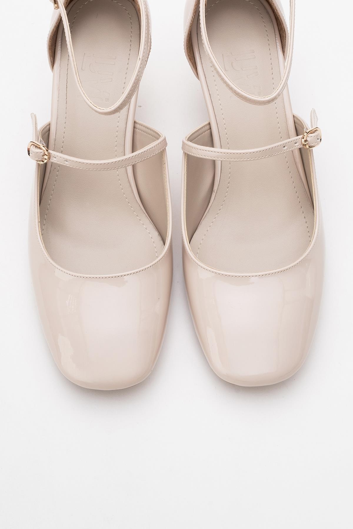Emly - Off-White Square Toe Low Heel Shoe (Women)