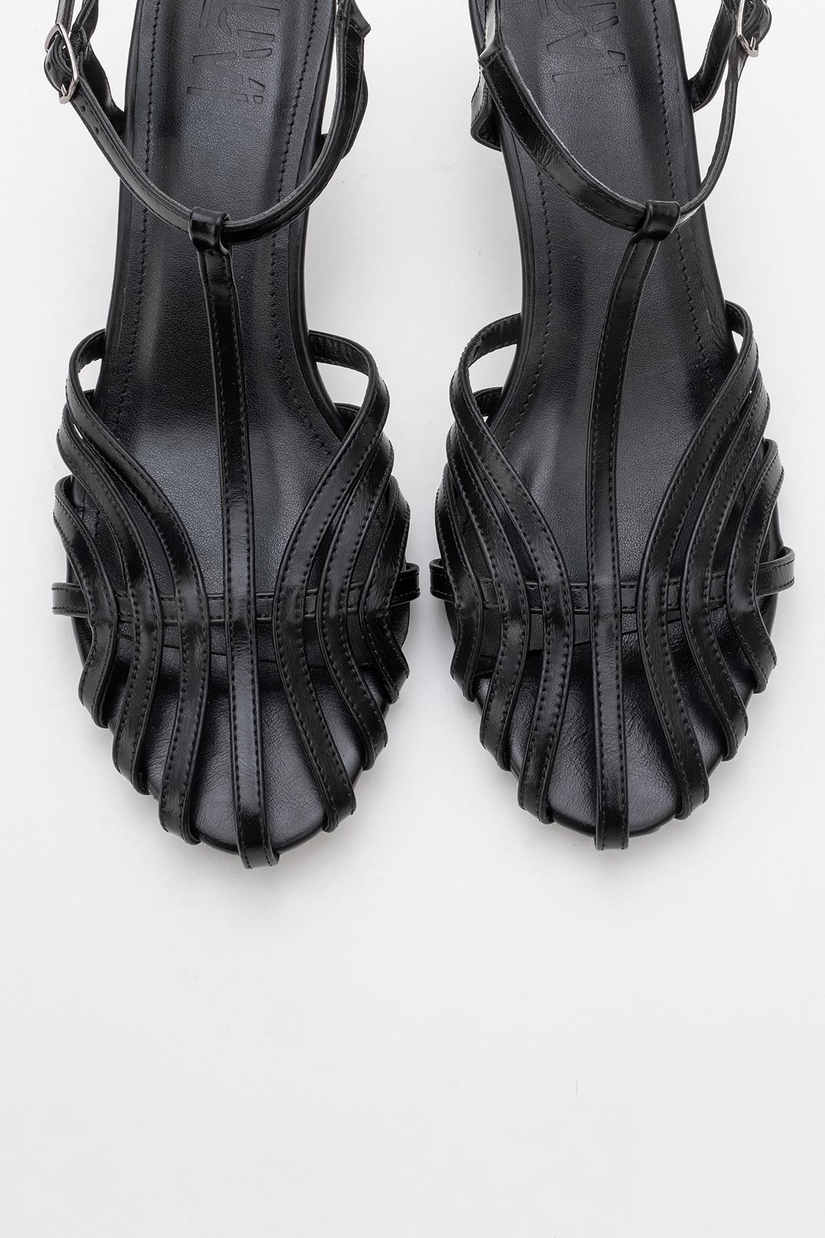 Felip - Black Strappy Low Heel Sandal (Women)
