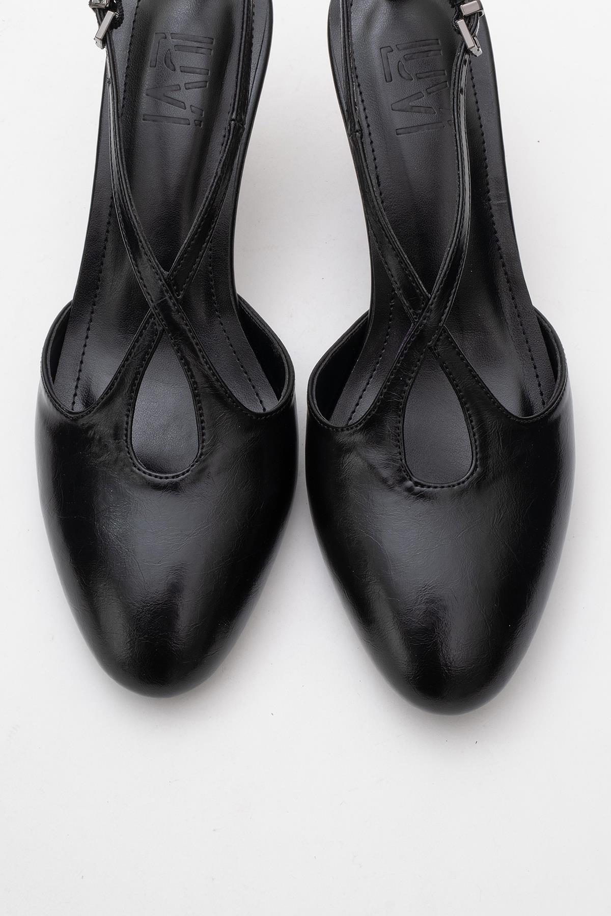 Agves - Black Heeled Sandal (Women)