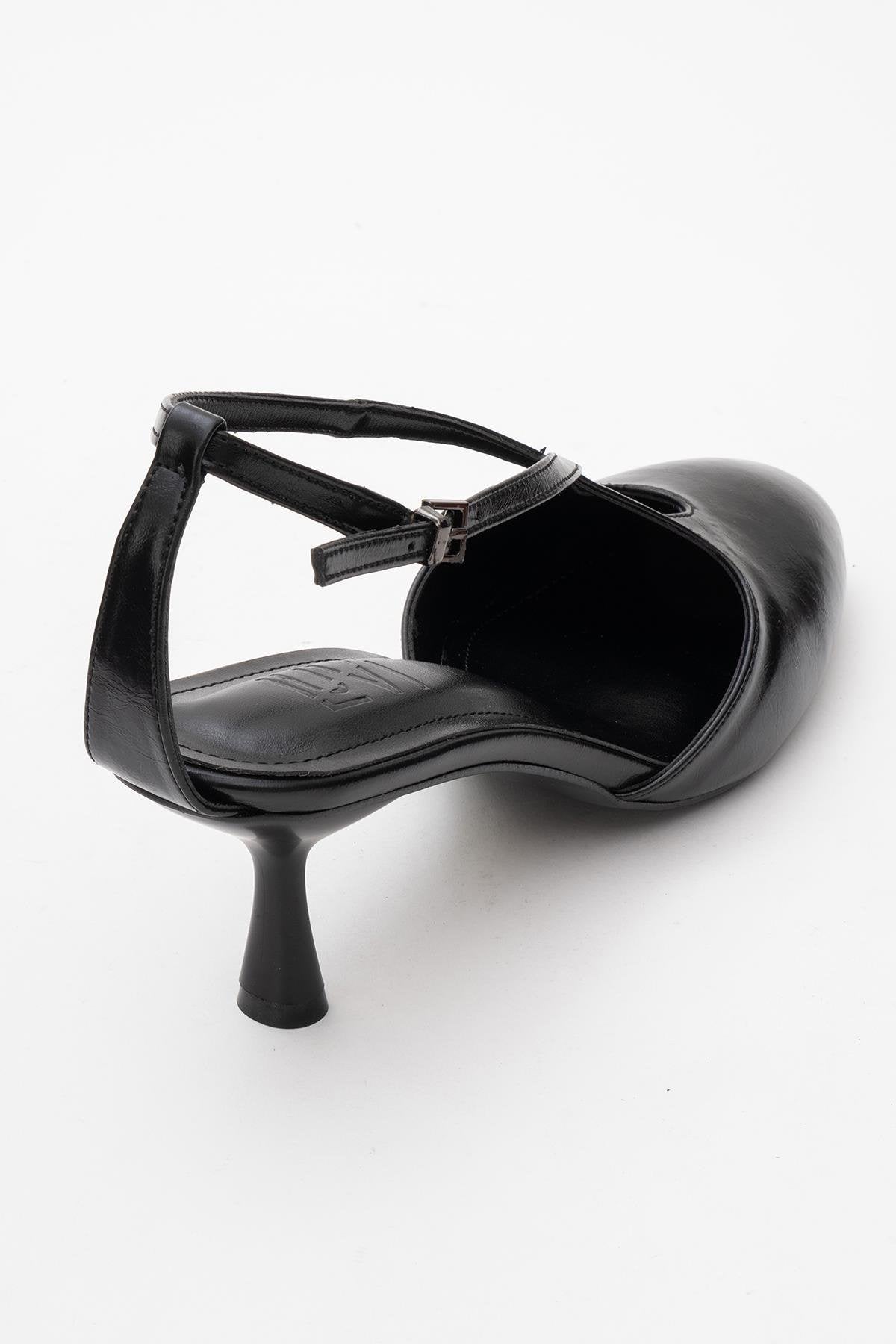 Agves - Black Heeled Sandal (Women)