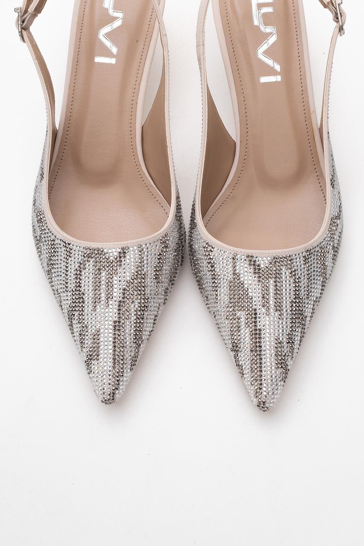 Ushes - Beige Short Heel Dress Shoe (Women)