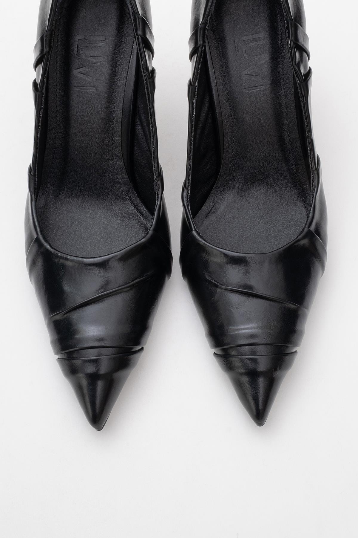 Anly - Black Slim Heel Pump (Women)