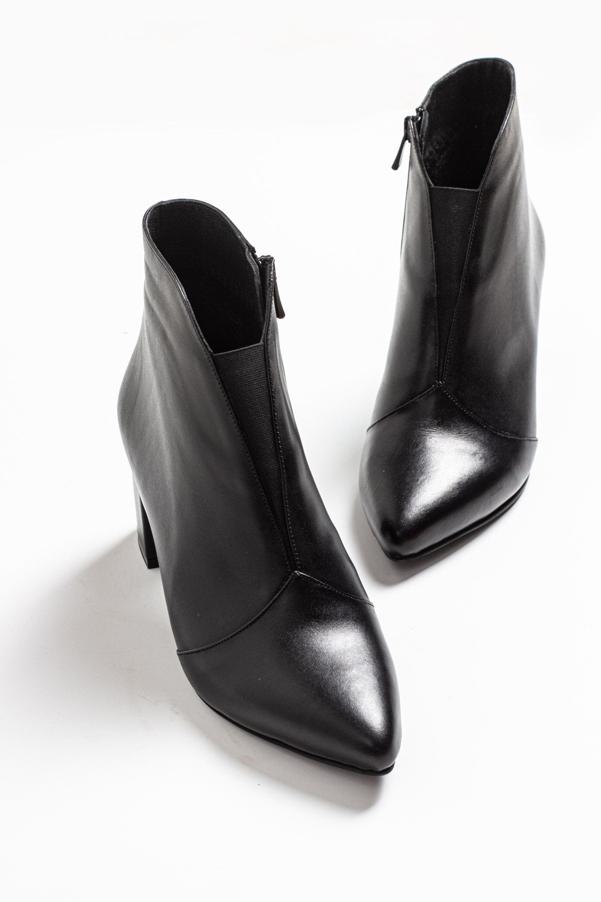 Finda Black Leather Block‑Heel Boot (Women)