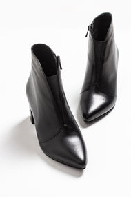 Finda Black Leather Block‑Heel Boot (Women)