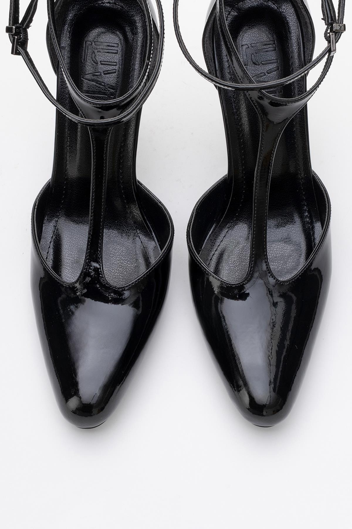 Jon - Black Patent Stiletto Heel Shoe (Women)