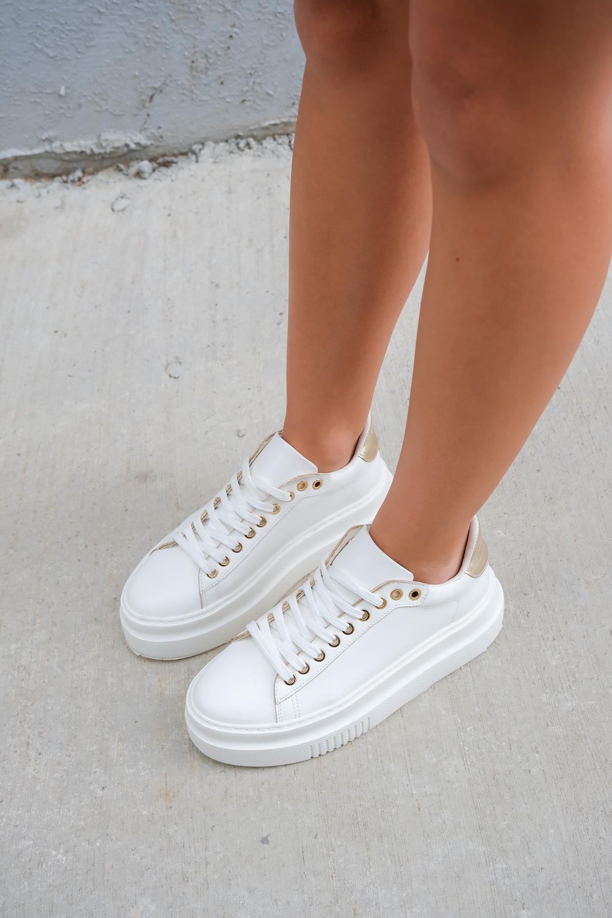 Violette - White Platform Sneakers
