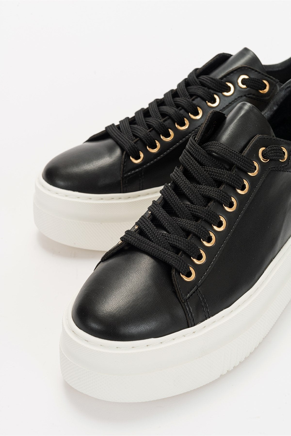 Violette - Black Sneaker (Women)