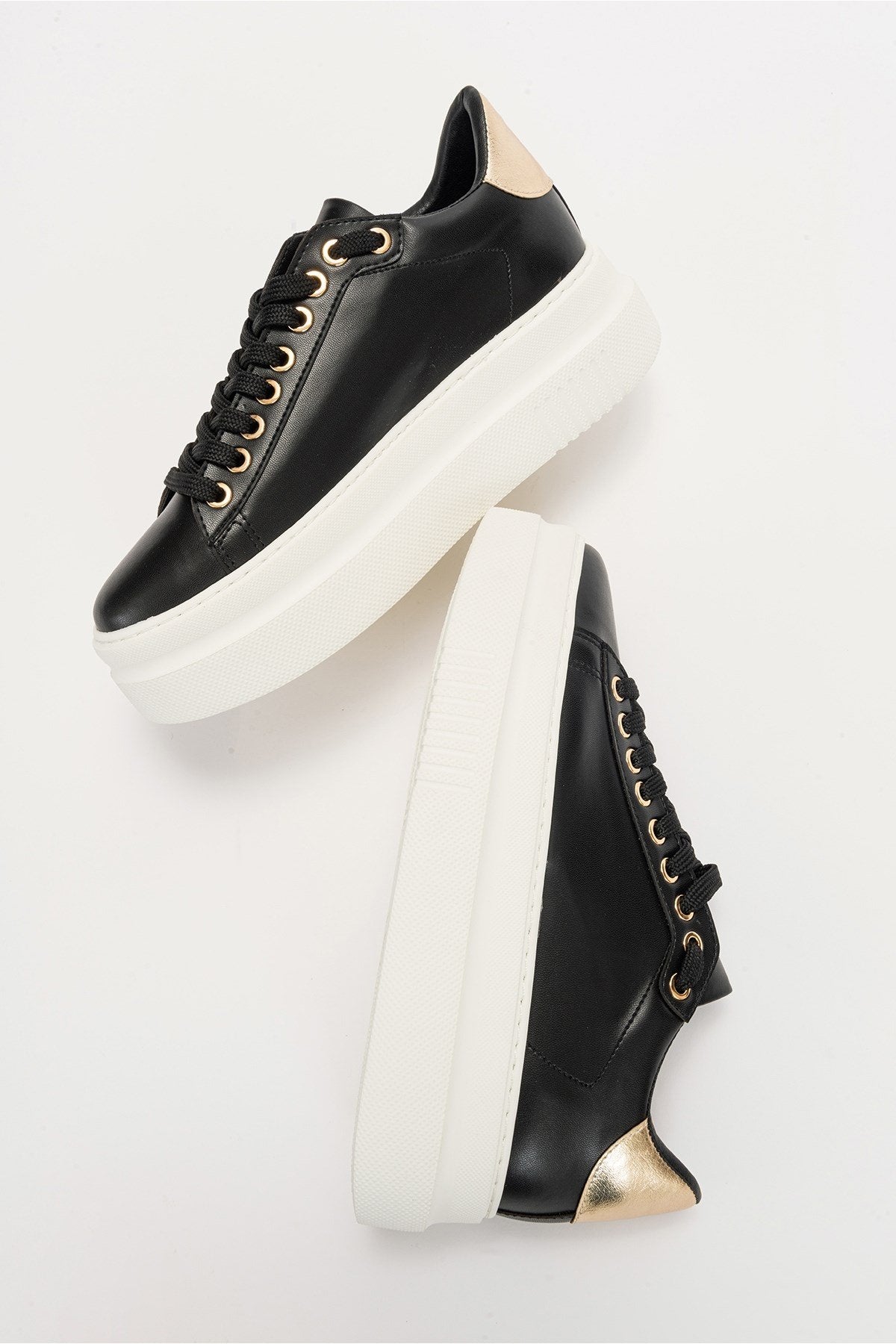 Violette - Black Sneaker (Women)