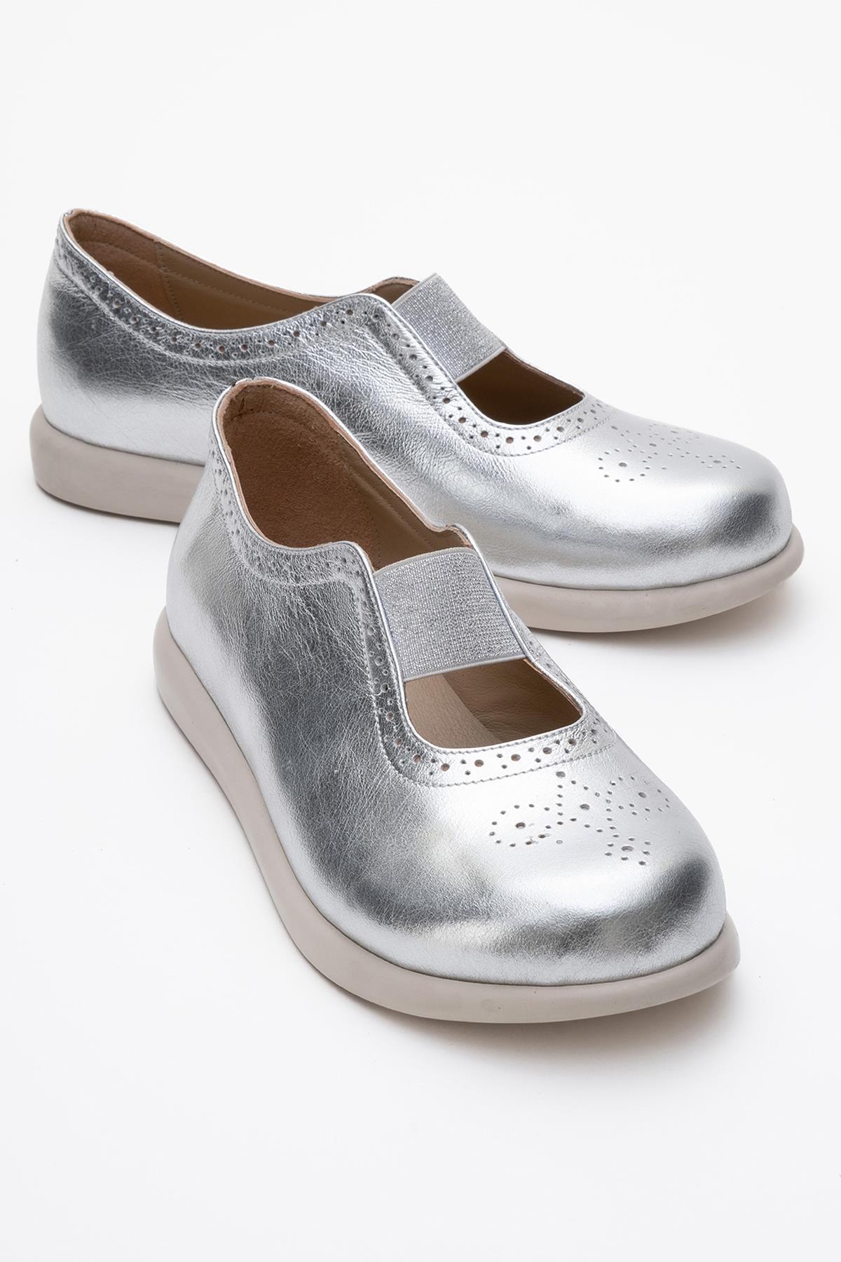 CHELLE Silver Elastic Leather Flat (Women)