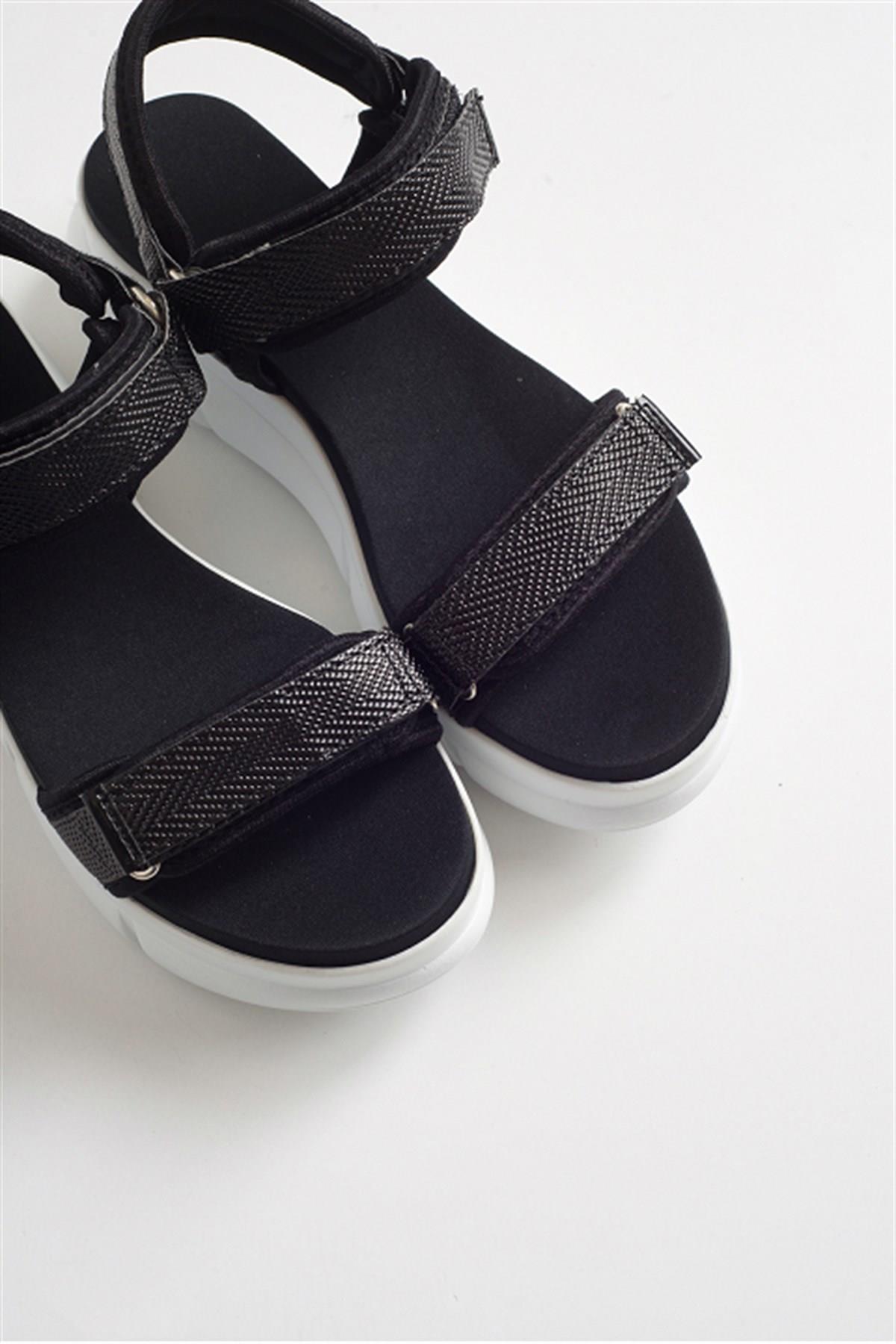 4760 - Black Sandal (Women)