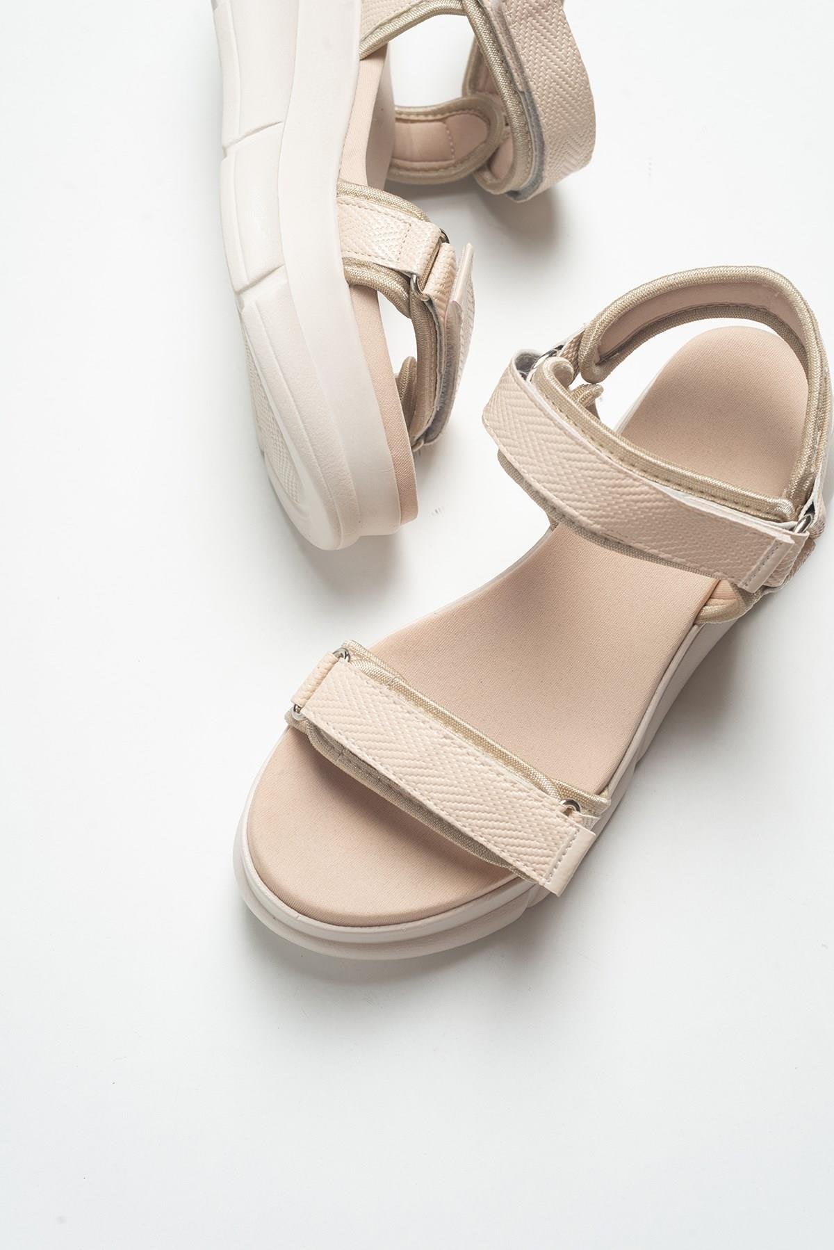 4760 - Beige Sandal (Women)