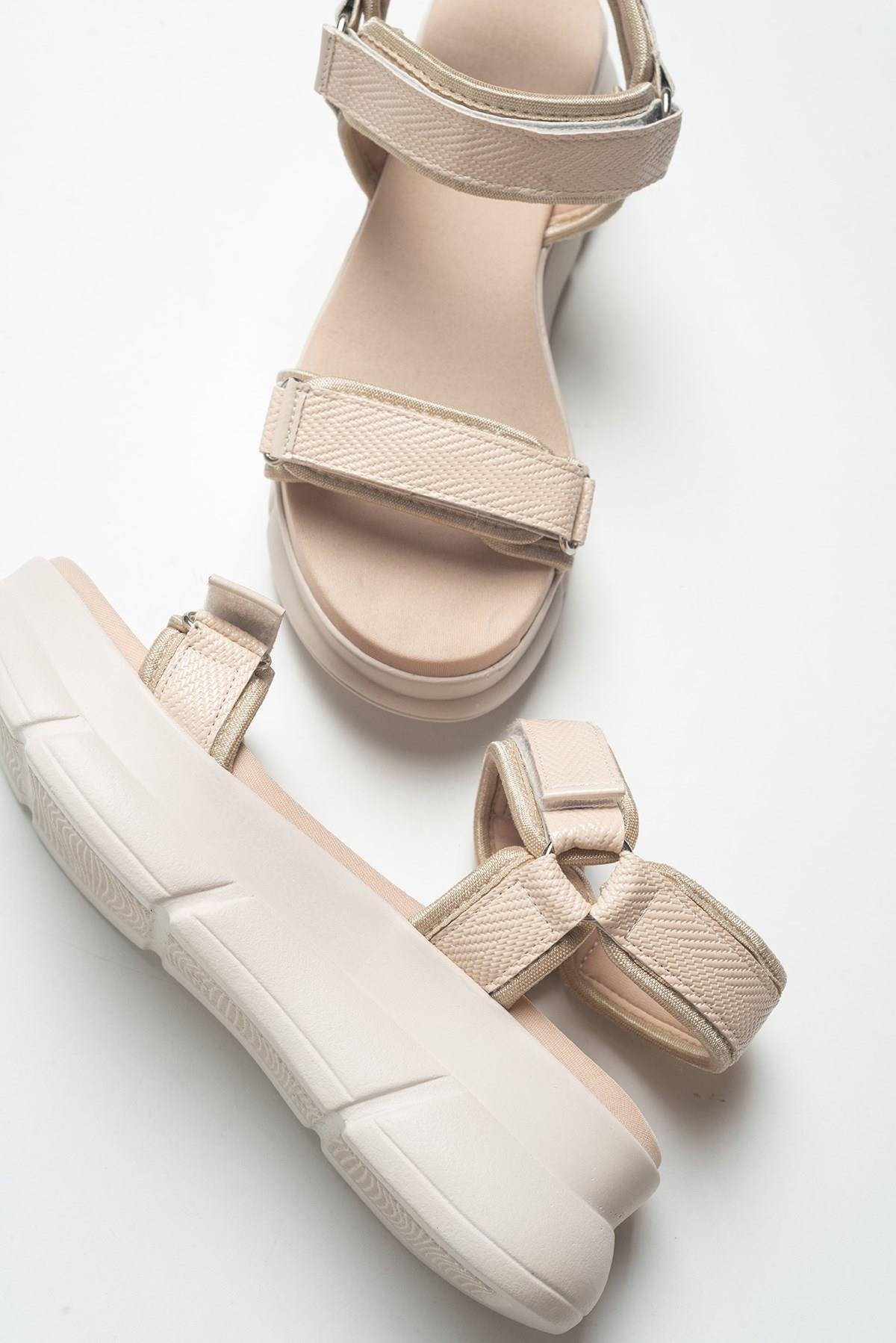 4760 - Beige Sandal (Women)