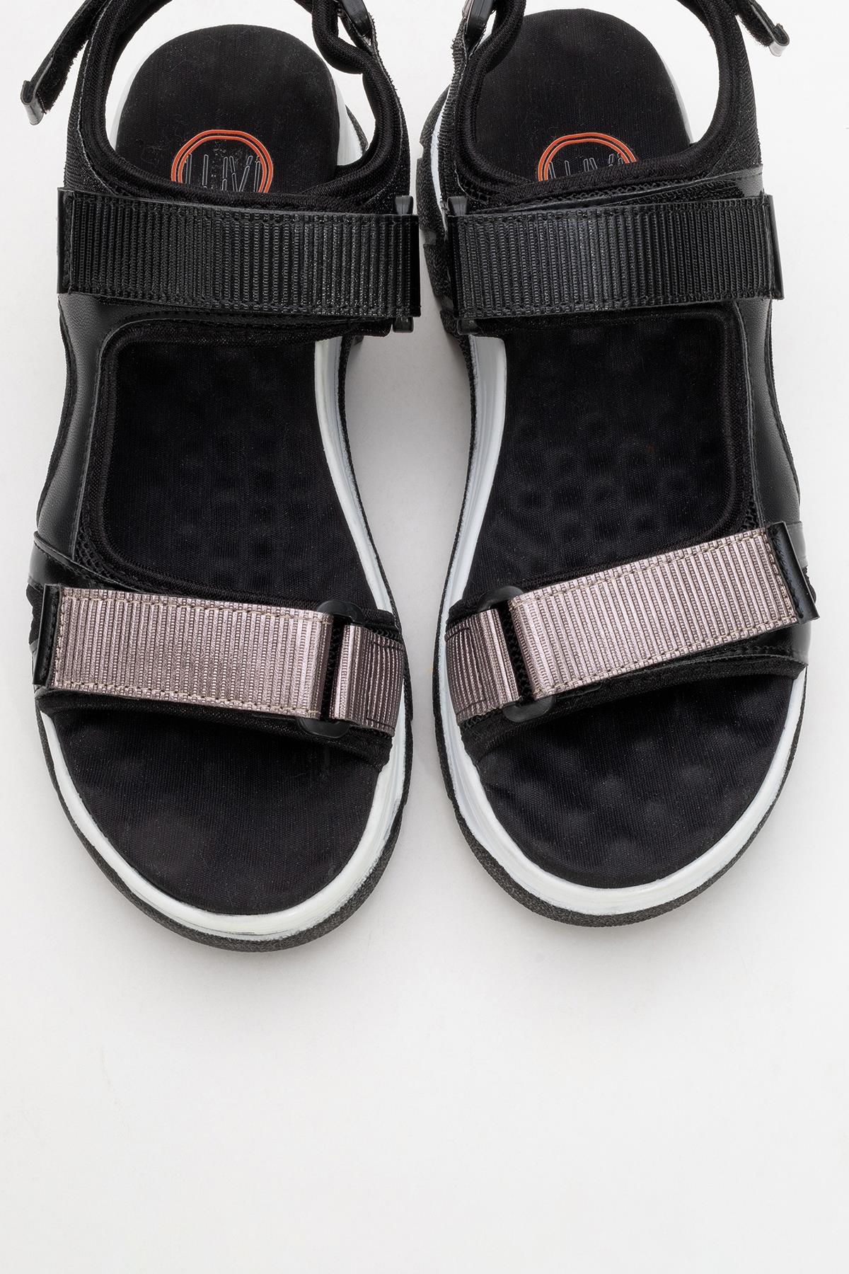 4740 - Black Platinum Strappy Sandal (Women)