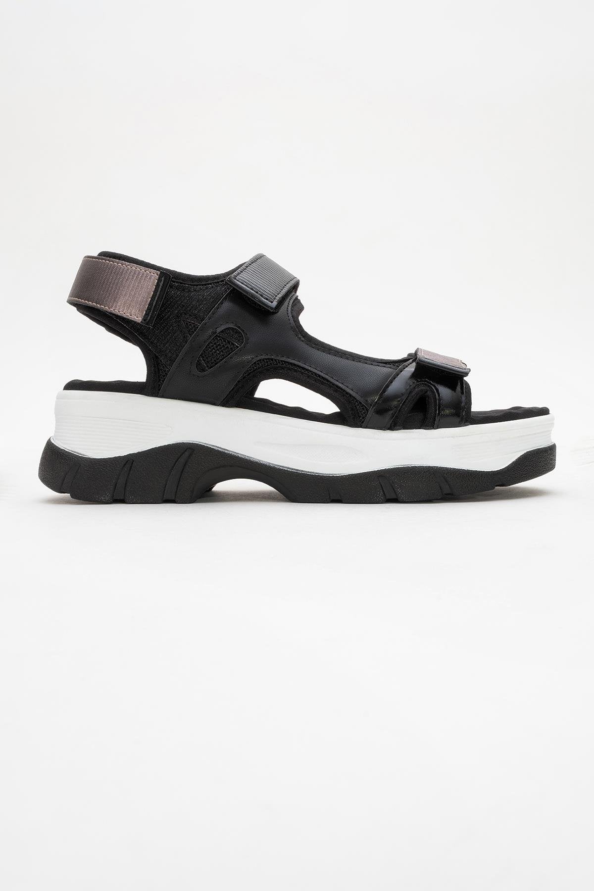 4740 - Black Platinum Strappy Sandal (Women)