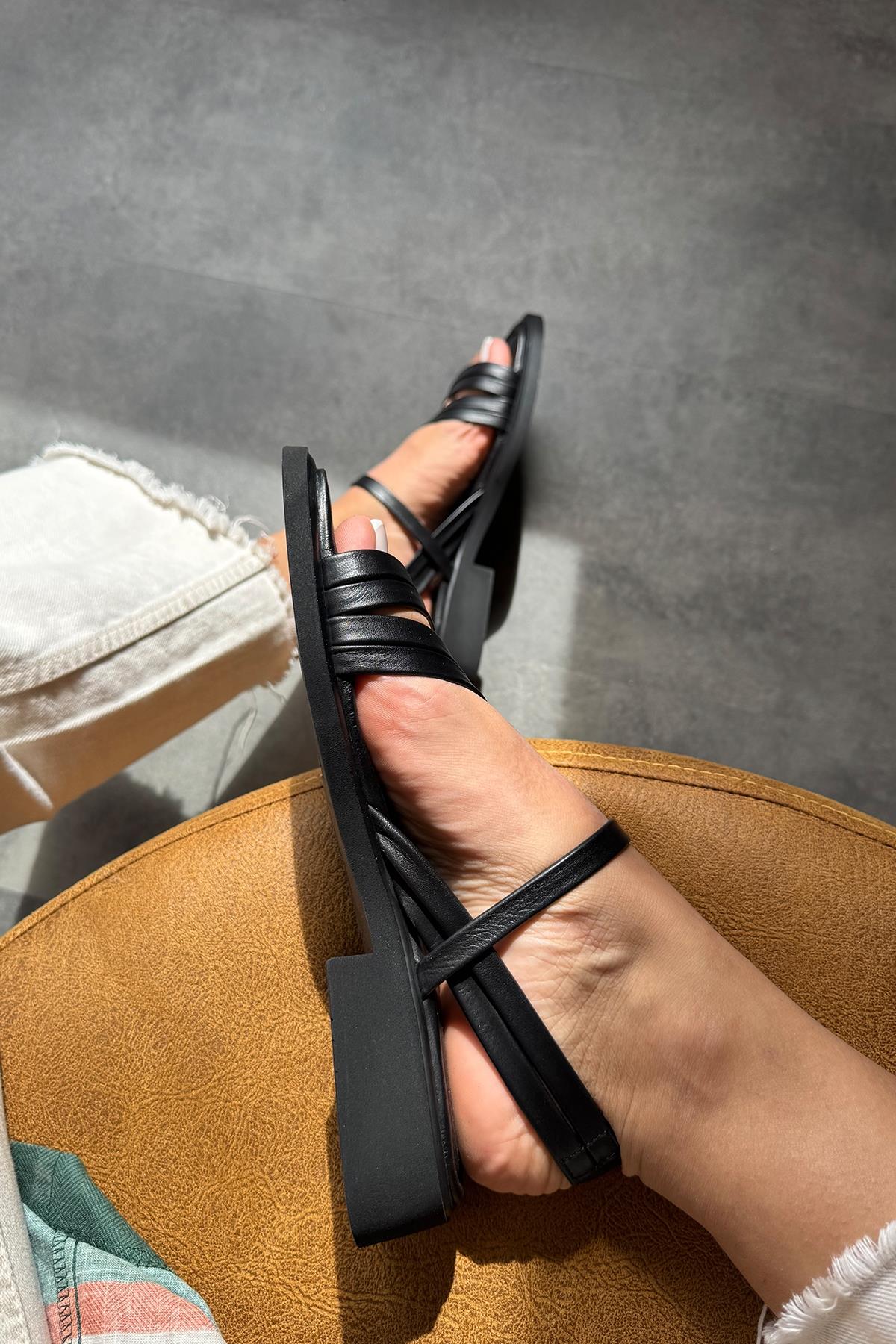 Cesar - Black Leather Sandals (Women)