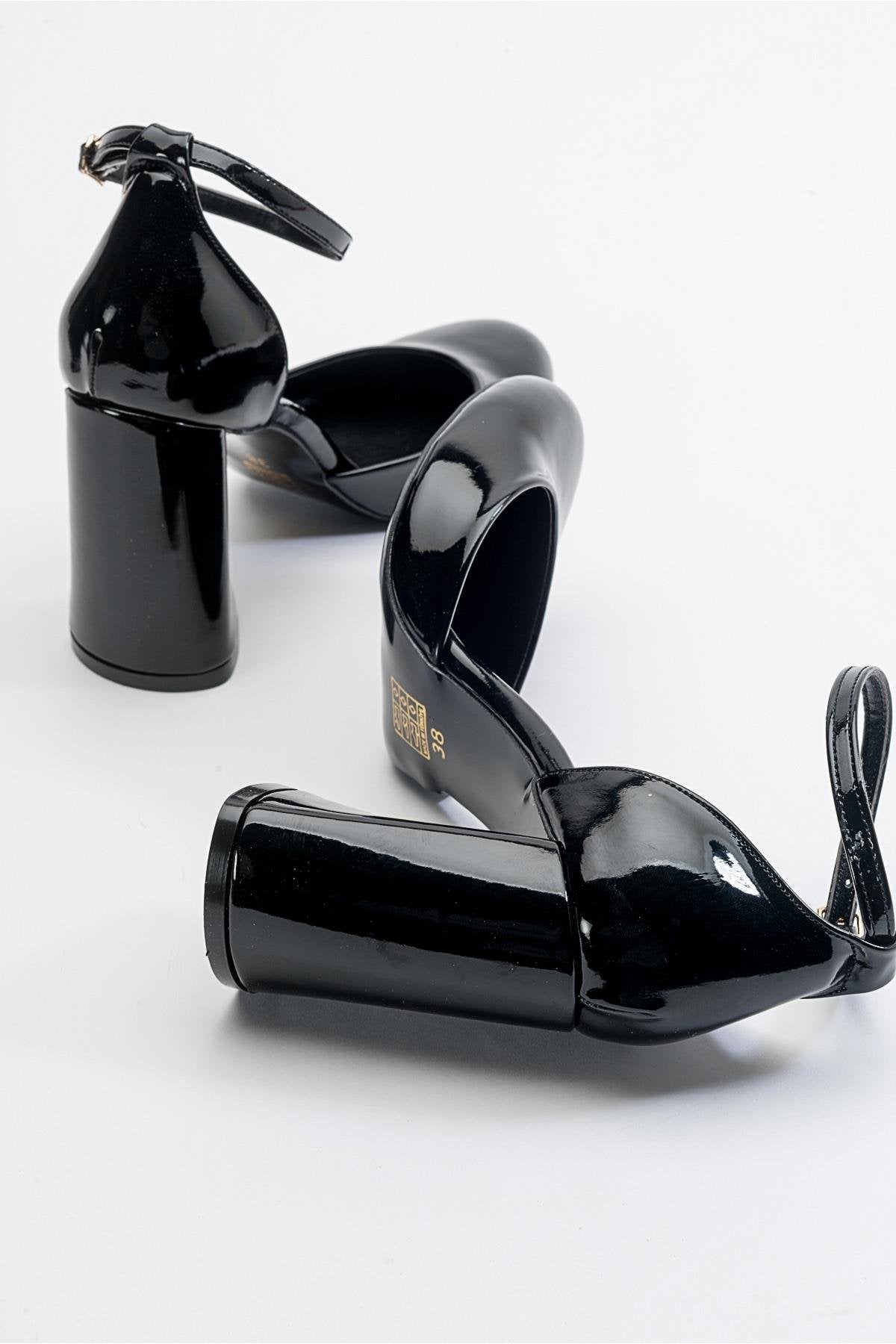 Oslo - Black Heeled Shoe (Women)