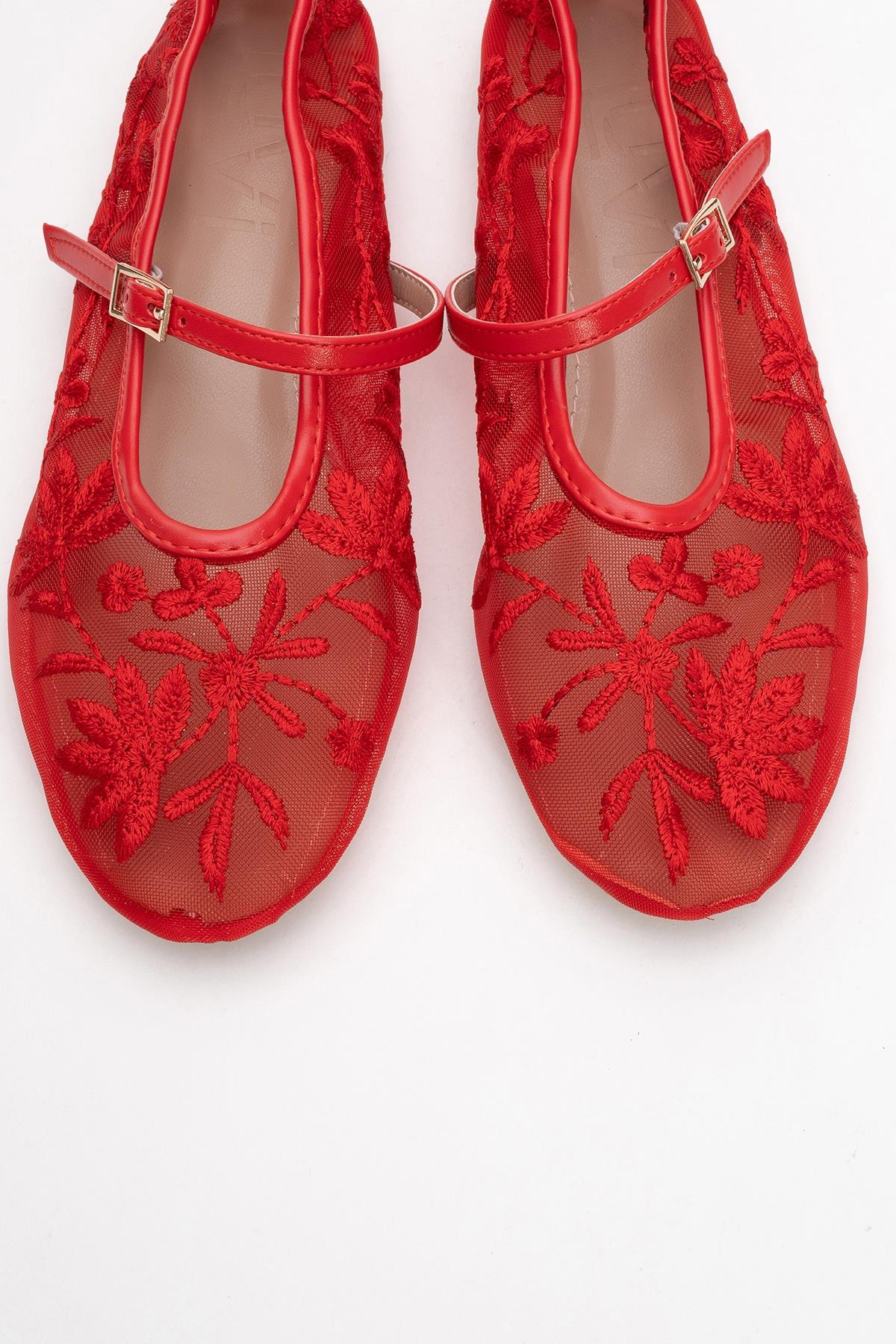 Juny Red Mesh Floral Embroidery Ballet Flat (Women)