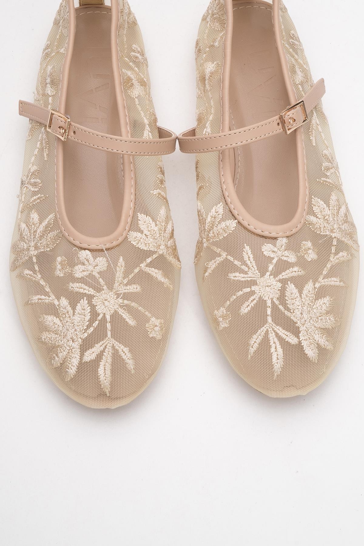 Juny Beige Mesh Floral Embroidery Ballet Flat (Women)