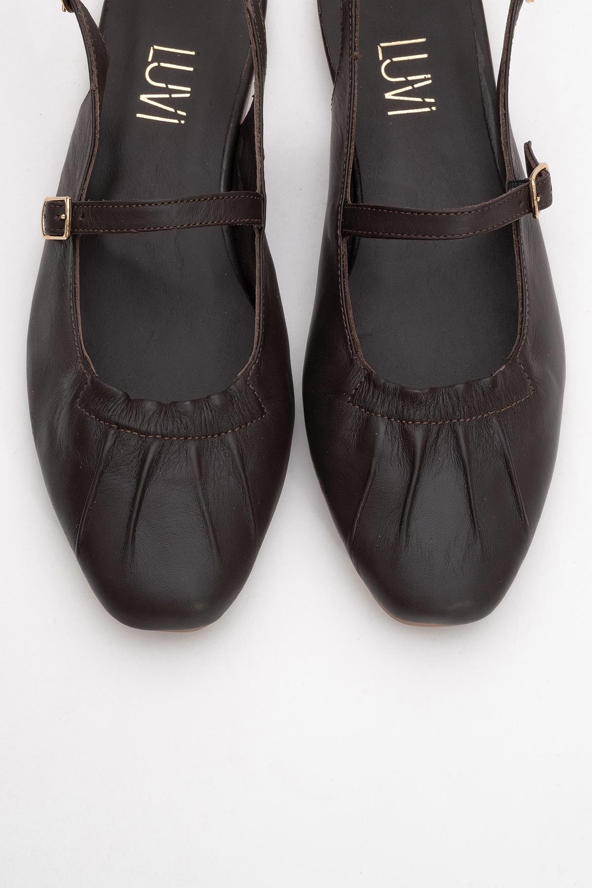 BRITNEY Brown Leather Closed-Toe Sandal (Women)