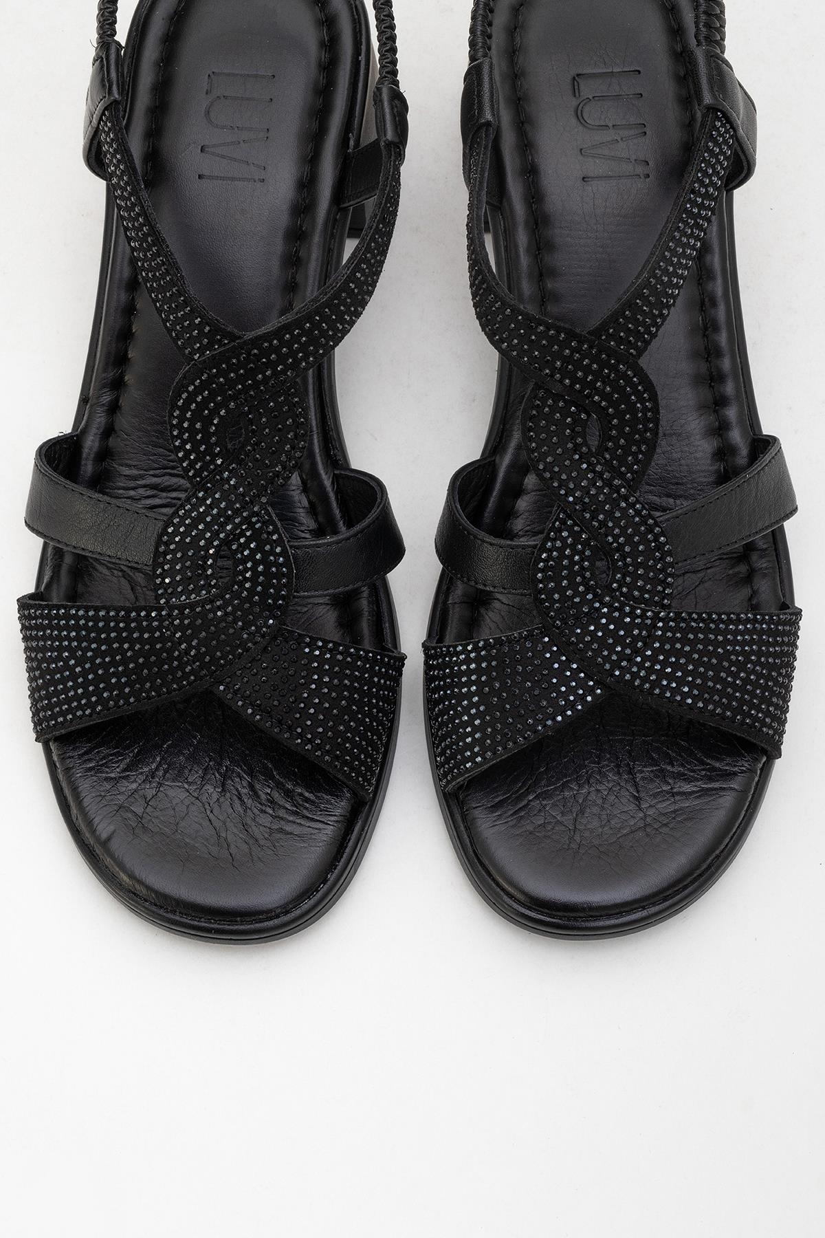 Dolen Black Leather Chunky Sandal (Women)
