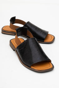 Fuela - Black Elastic Leather Sandals (Women)