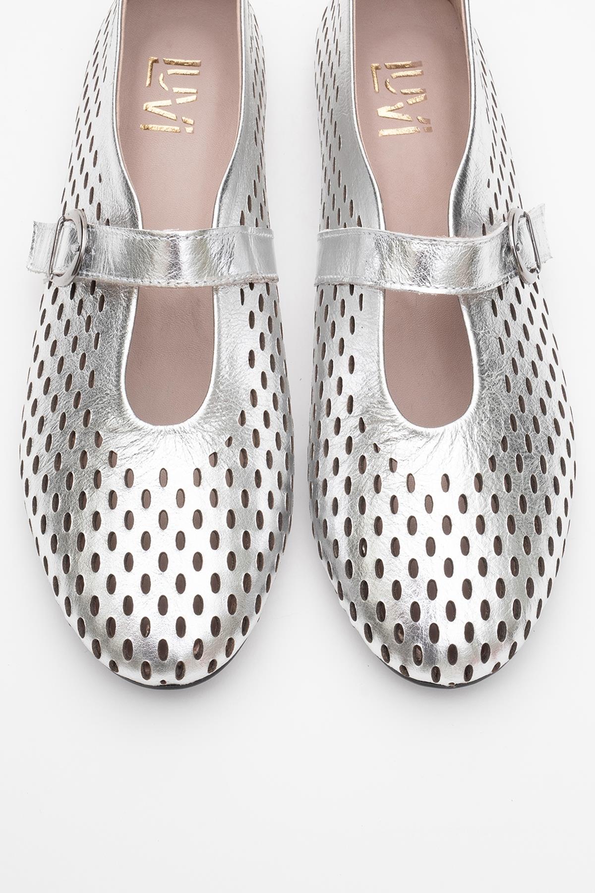 Arian Silver Leather Ballet Flat (Women)
