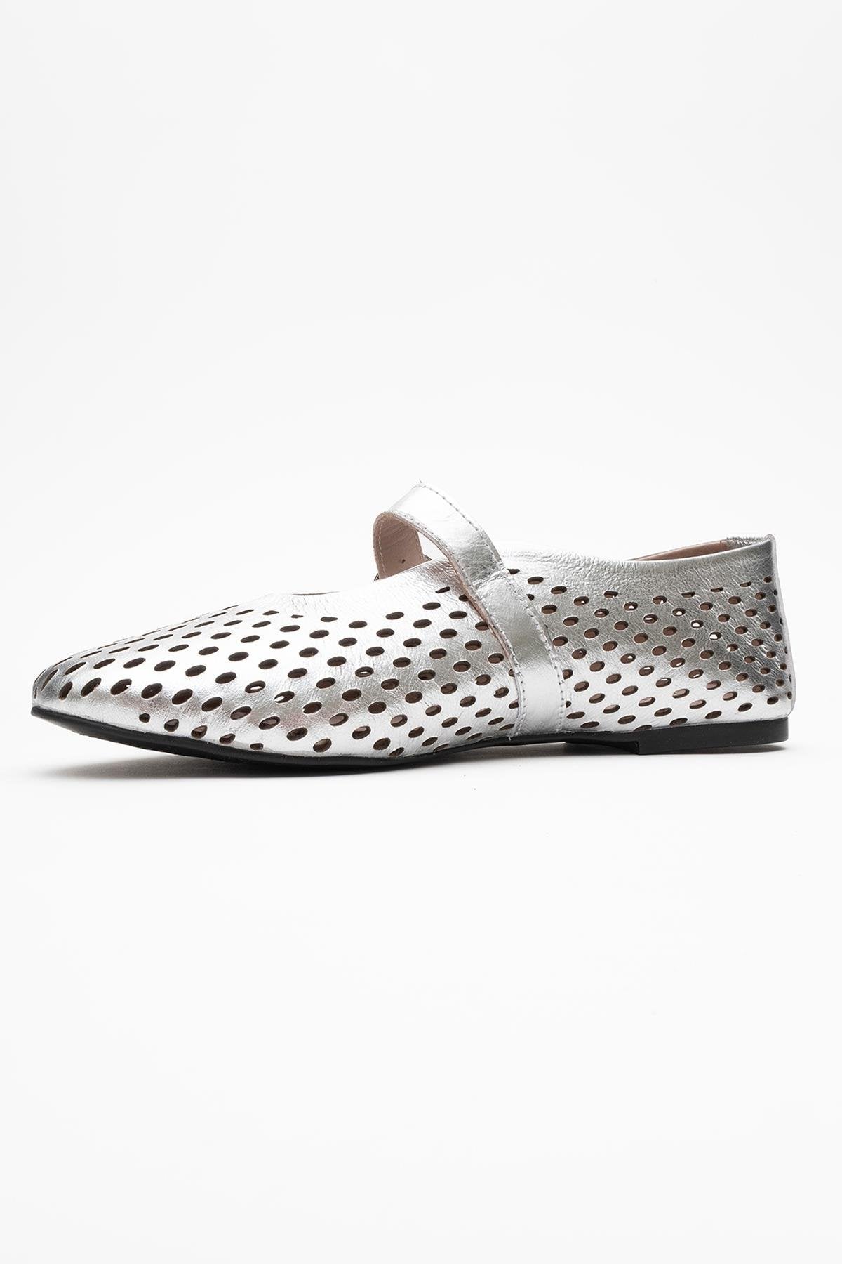 Arian Silver Leather Ballet Flat (Women)