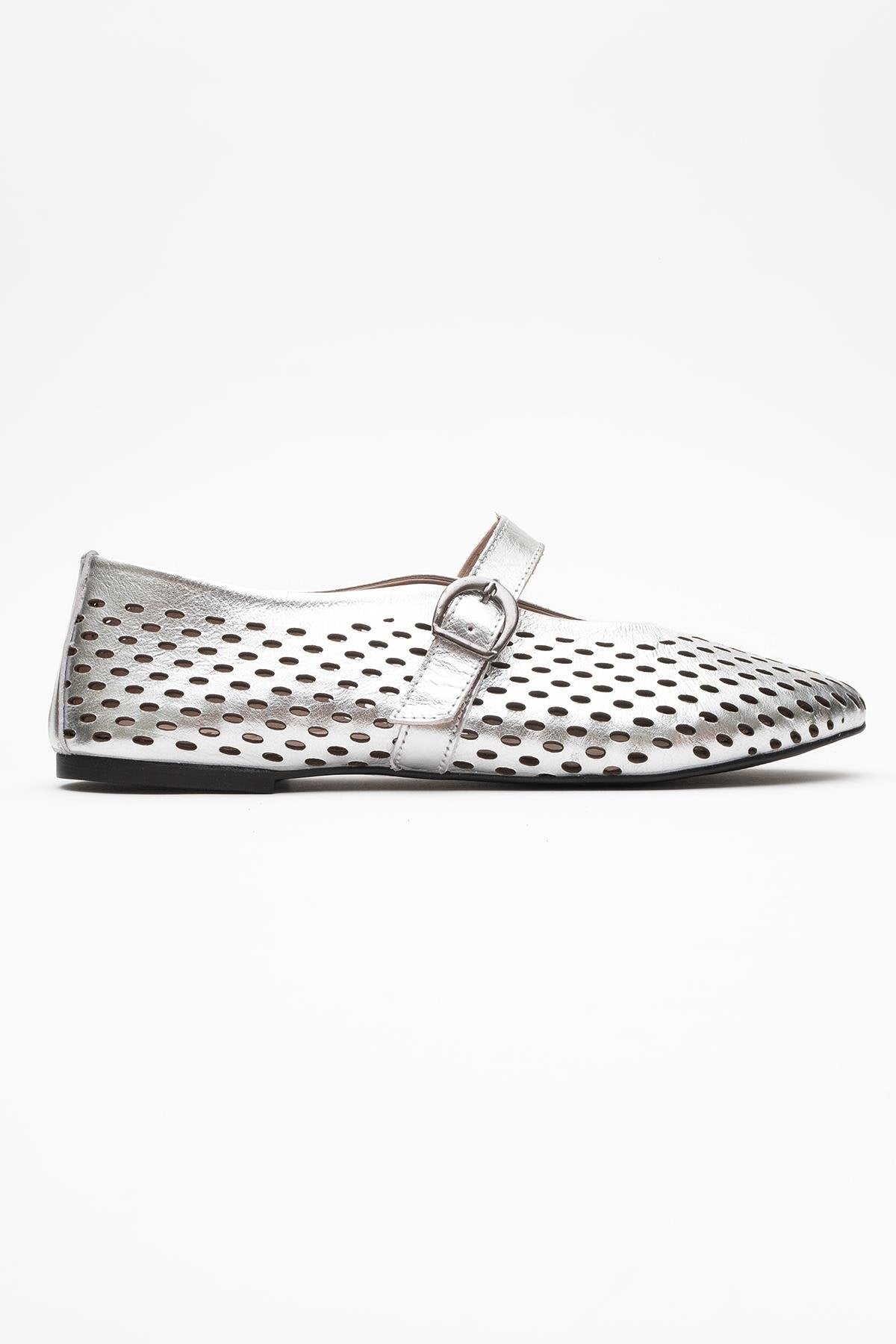 Arian Silver Leather Ballet Flat (Women)