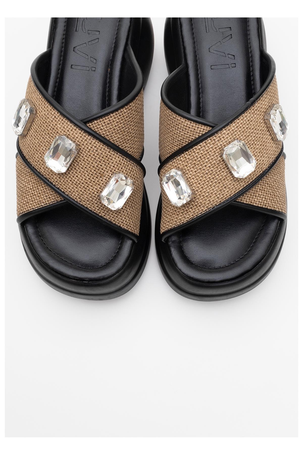 Giev - Black Woven Platform Mule (Women)