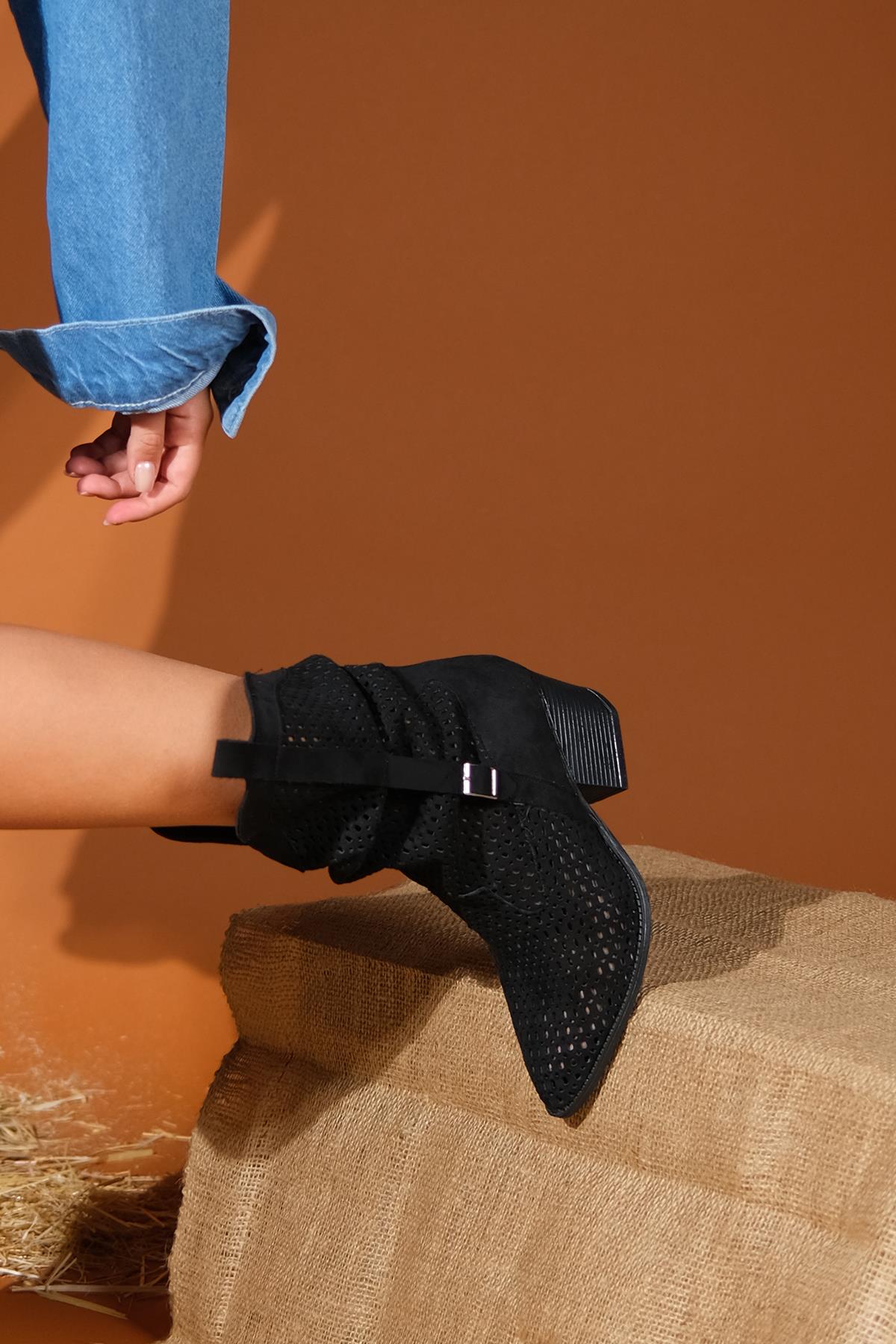 Larry Black Elasticated Block Heel Boot (Women)