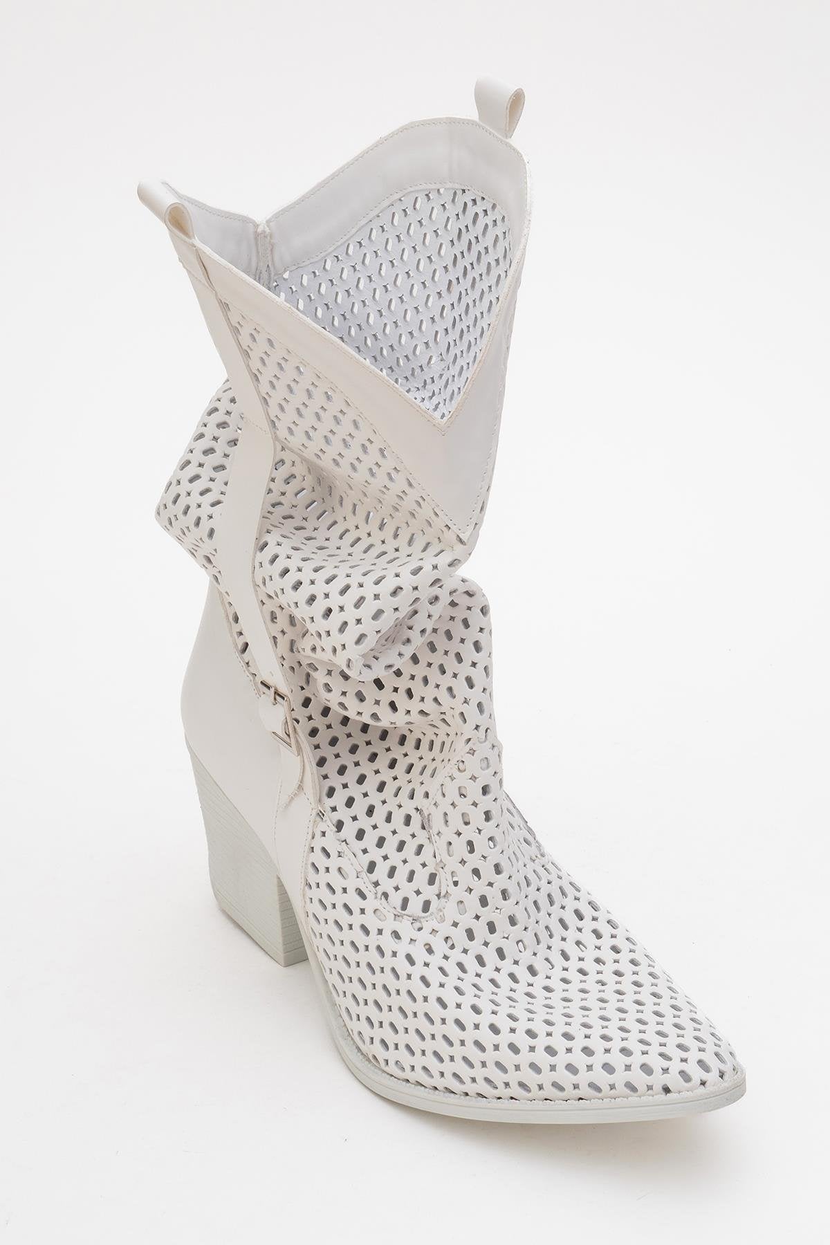 Larry White Elasticated Block Heel Boot (Women)